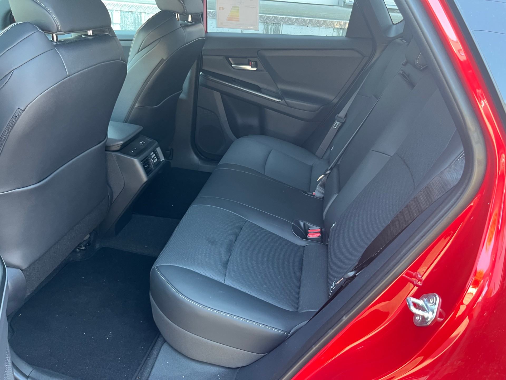 SUBARU Solterra eV Luxury AWD-image-12