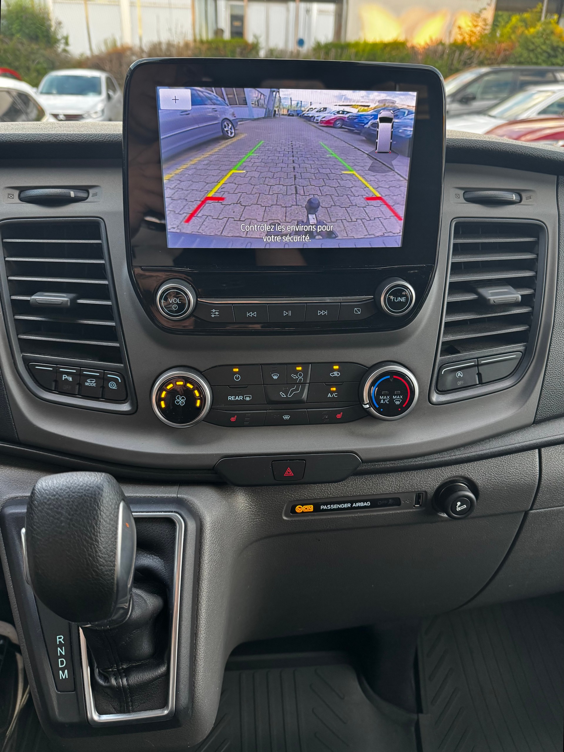 FORD Transit Custom 320 L2H1 Trend A-image-13