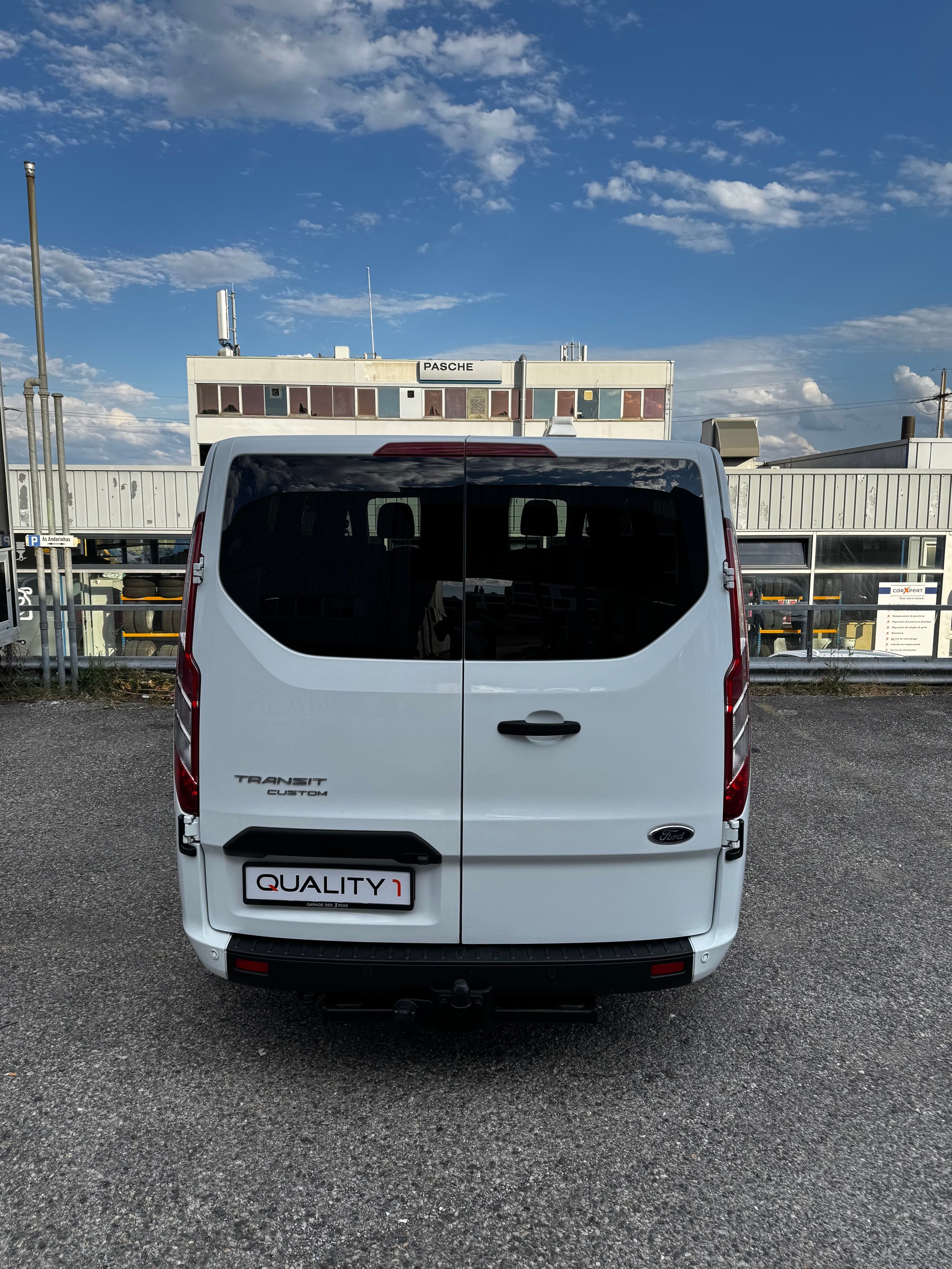 FORD Transit Custom 320 L2H1 Trend A-image-5