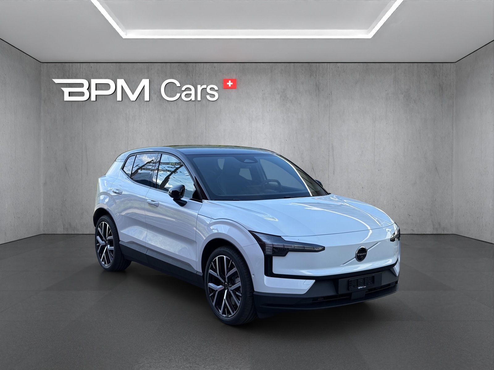 VOLVO EX30 P8 69 kWh AWD Ultra-image-2