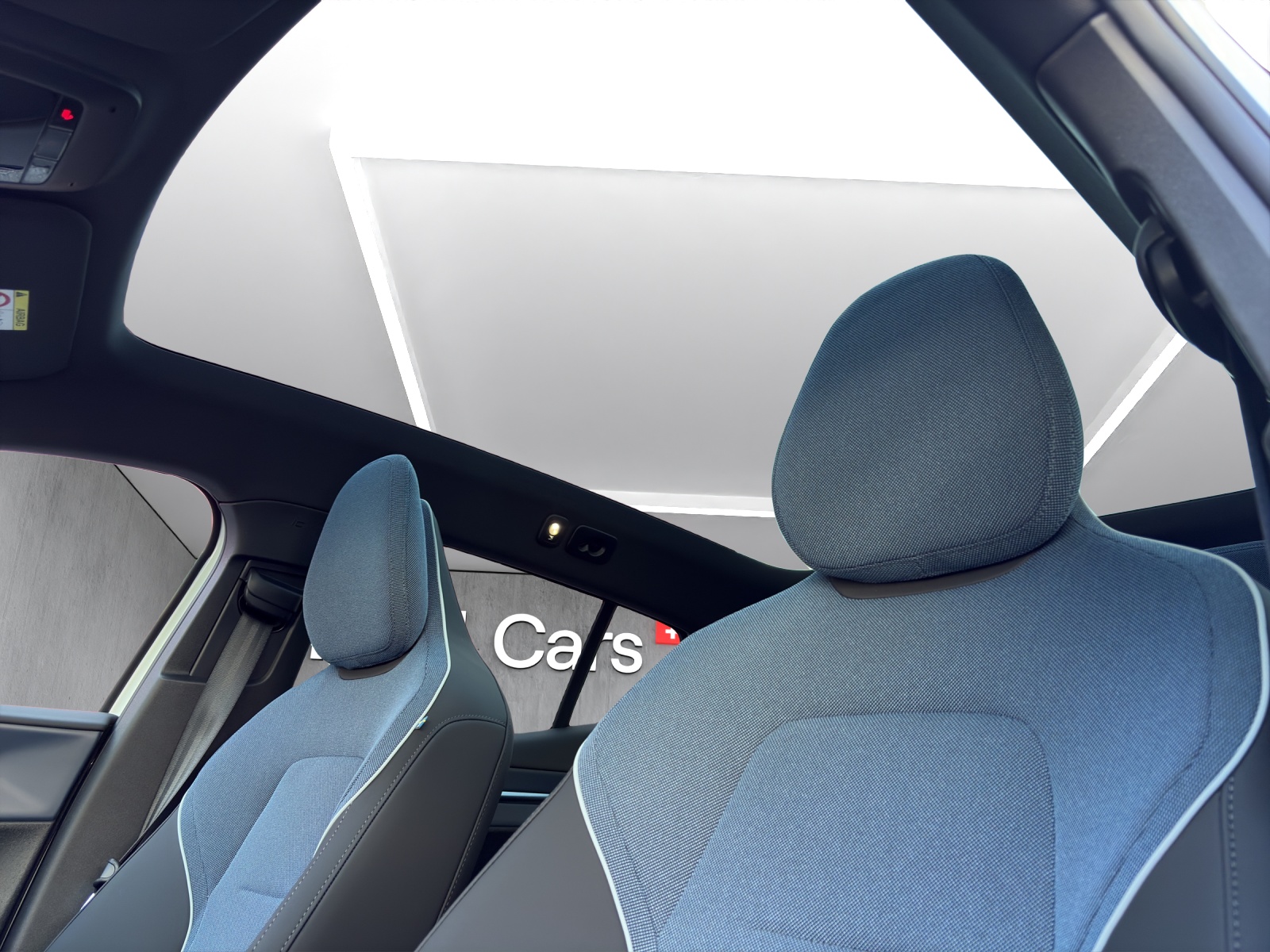 VOLVO EX30 P8 69 kWh AWD Ultra-image-14