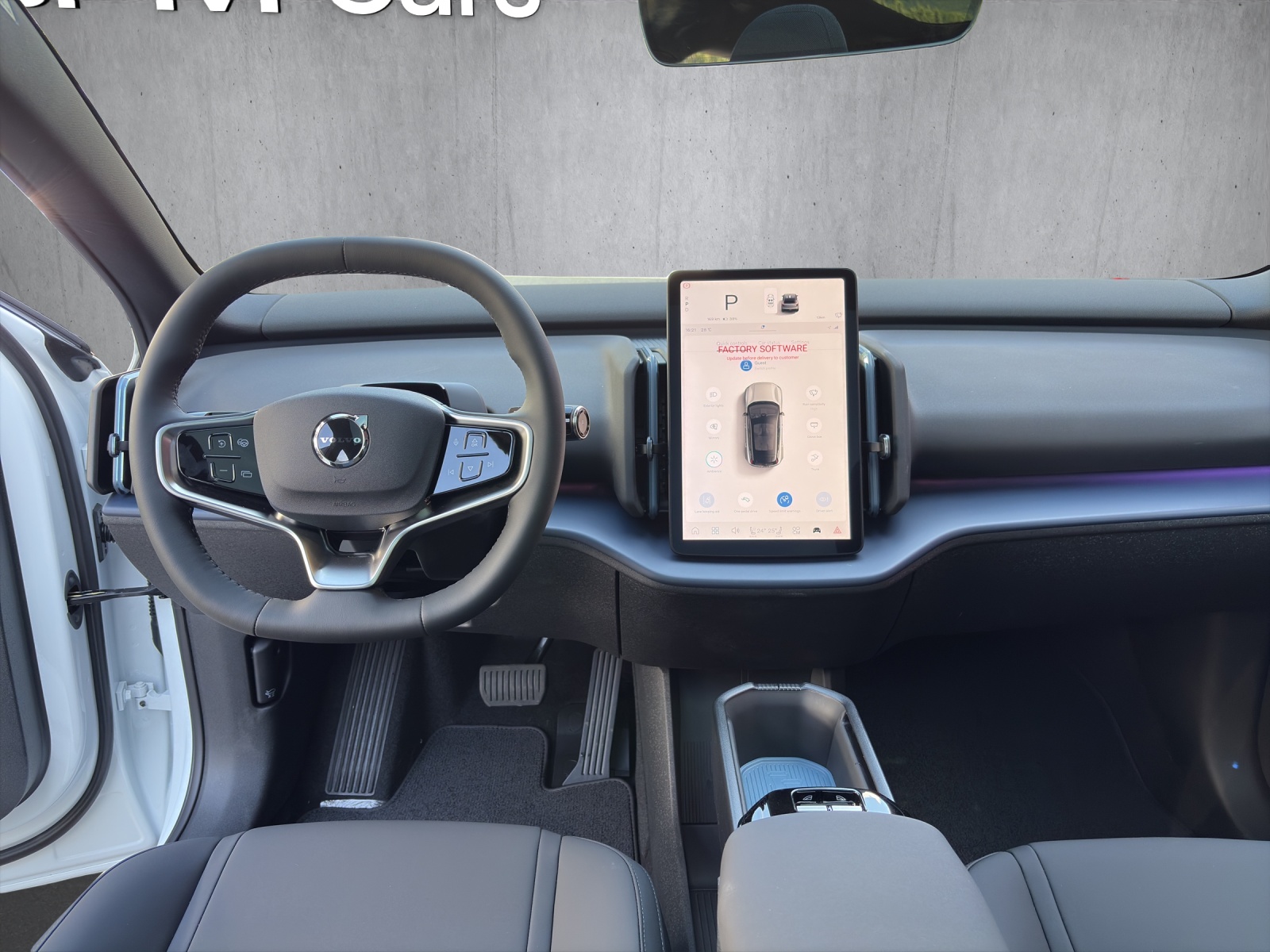 VOLVO EX30 P8 69 kWh AWD Ultra-image-11
