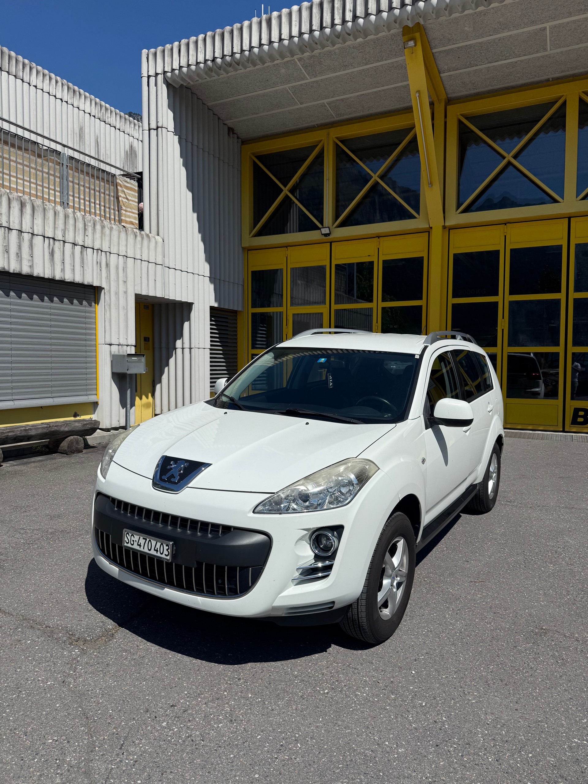 PEUGEOT 4007 2.2 HDi Dynamic DCS6-image-0