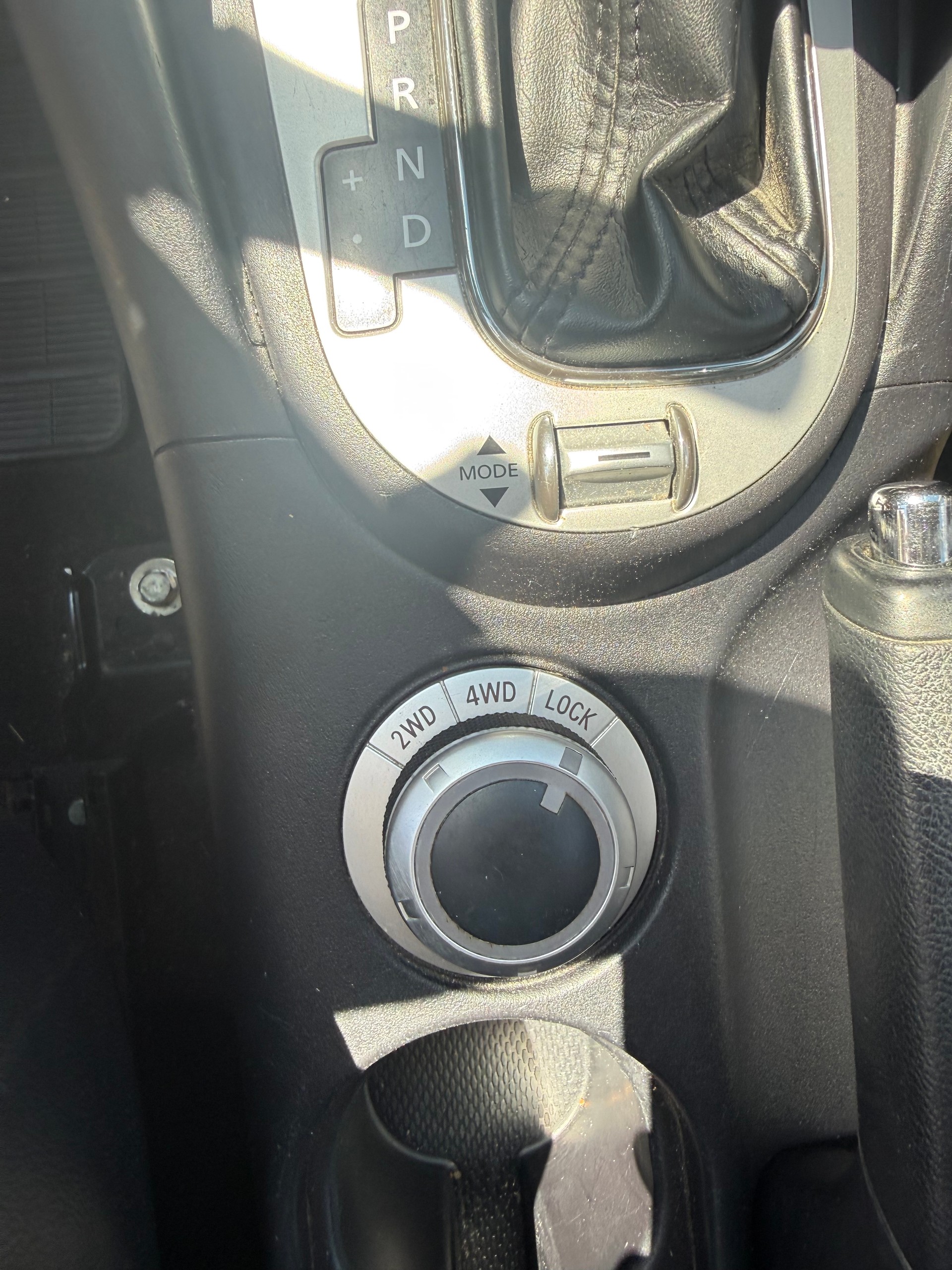 PEUGEOT 4007 2.2 HDi Dynamic DCS6-image-10