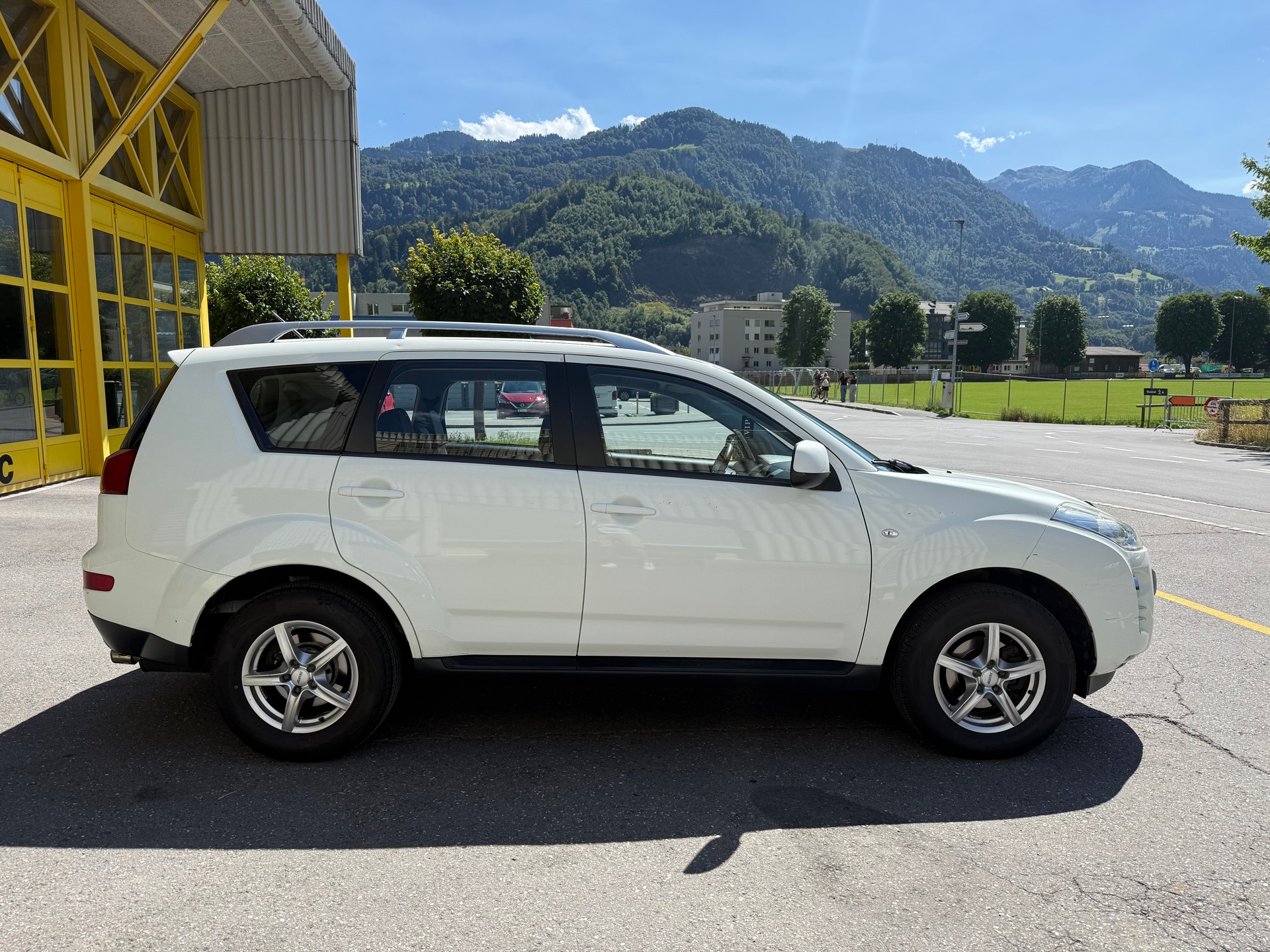 PEUGEOT 4007 2.2 HDi Dynamic DCS6-image-16