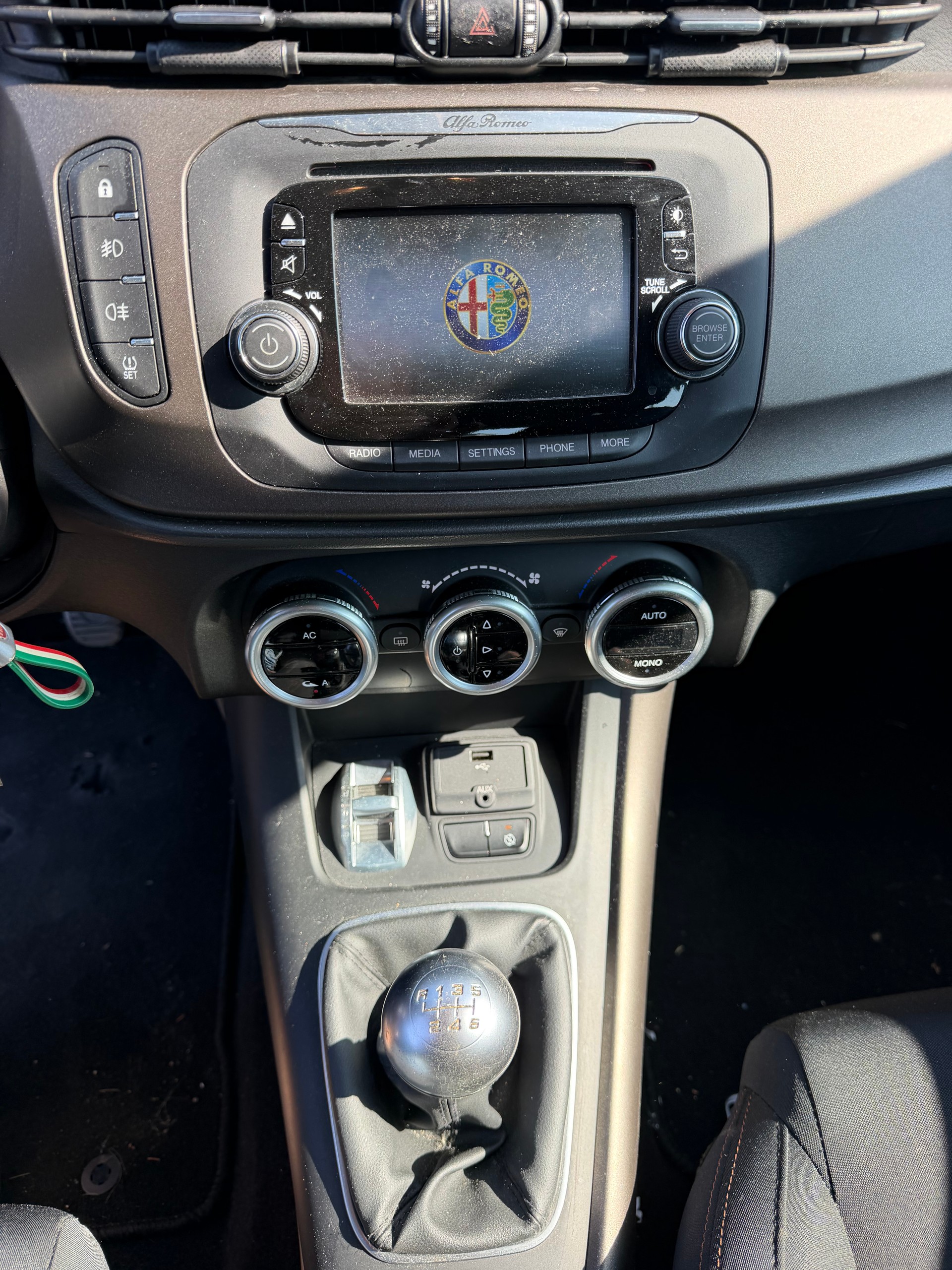 ALFA ROMEO Giulietta 2.0 JTDM Distinctive-image-16