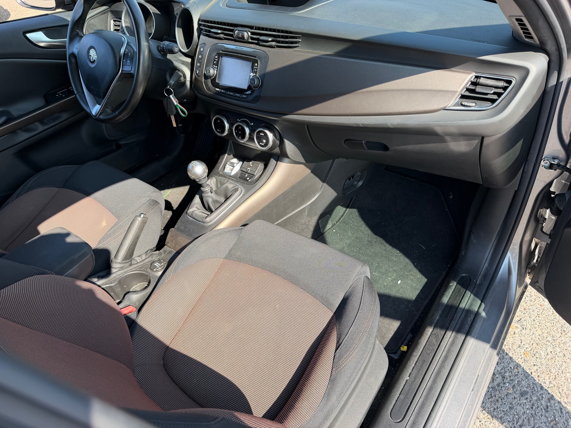 ALFA ROMEO Giulietta 2.0 JTDM Distinctive-image-13