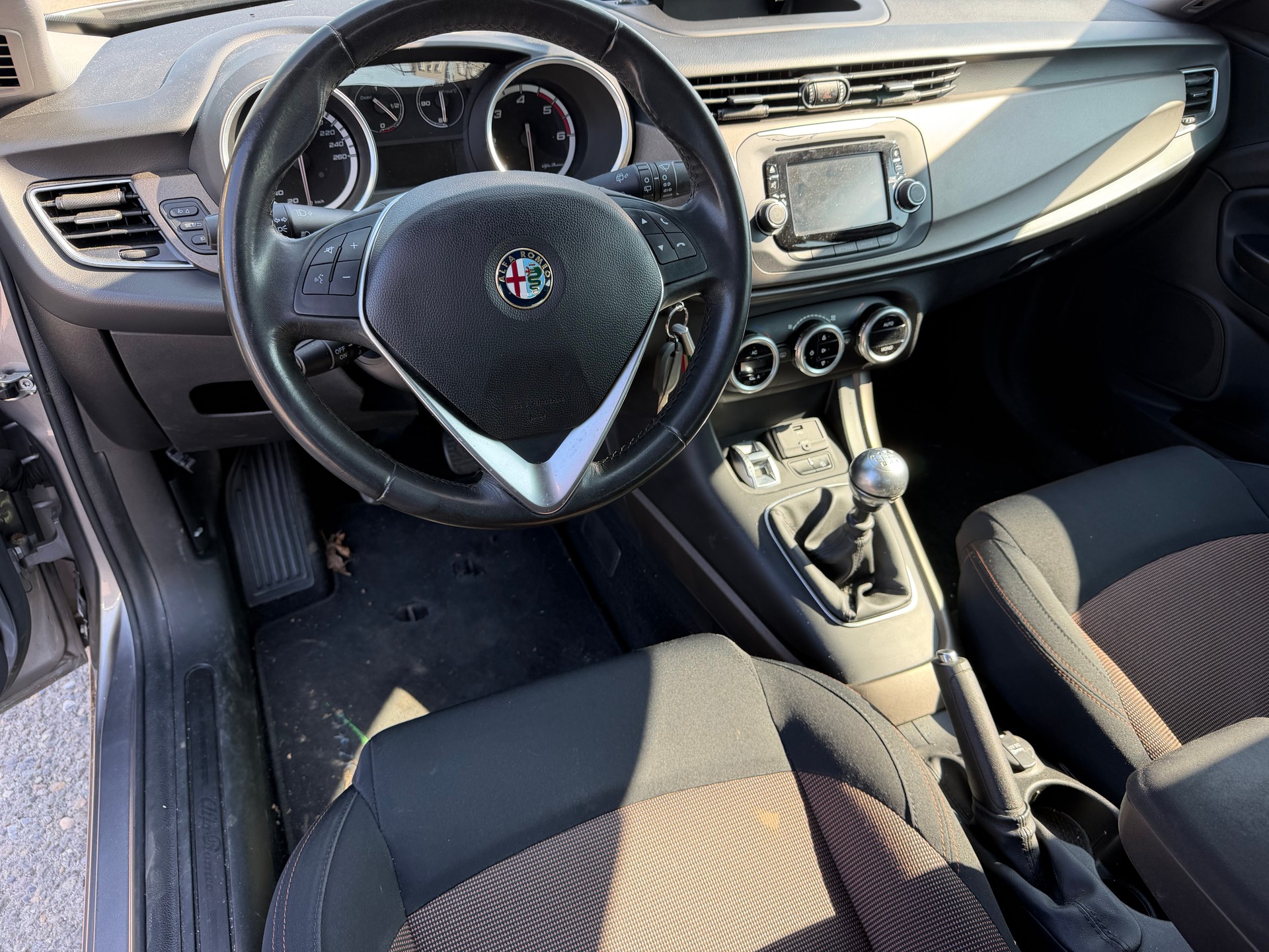 ALFA ROMEO Giulietta 2.0 JTDM Distinctive-image-15
