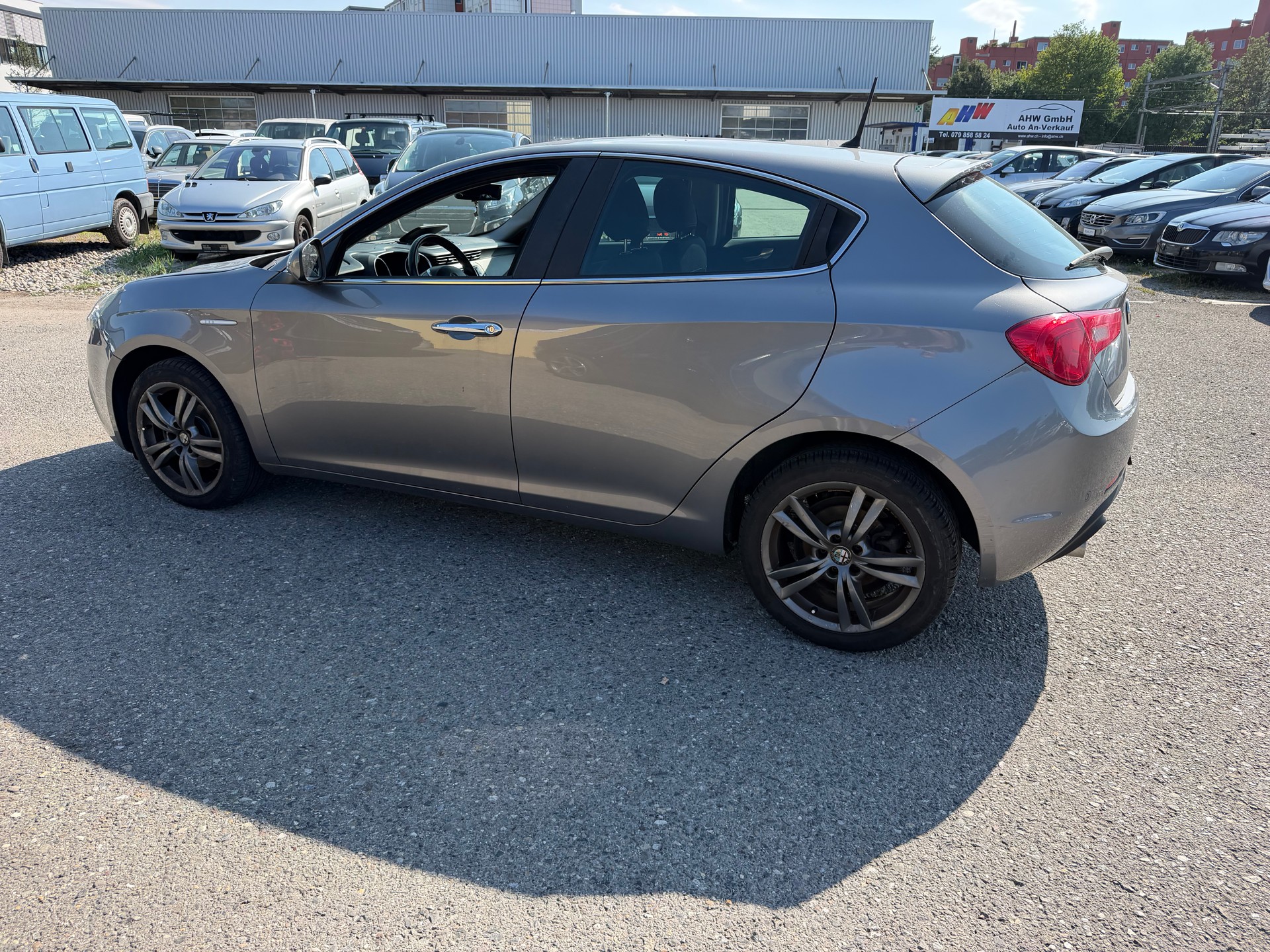 ALFA ROMEO Giulietta 2.0 JTDM Distinctive-image-8