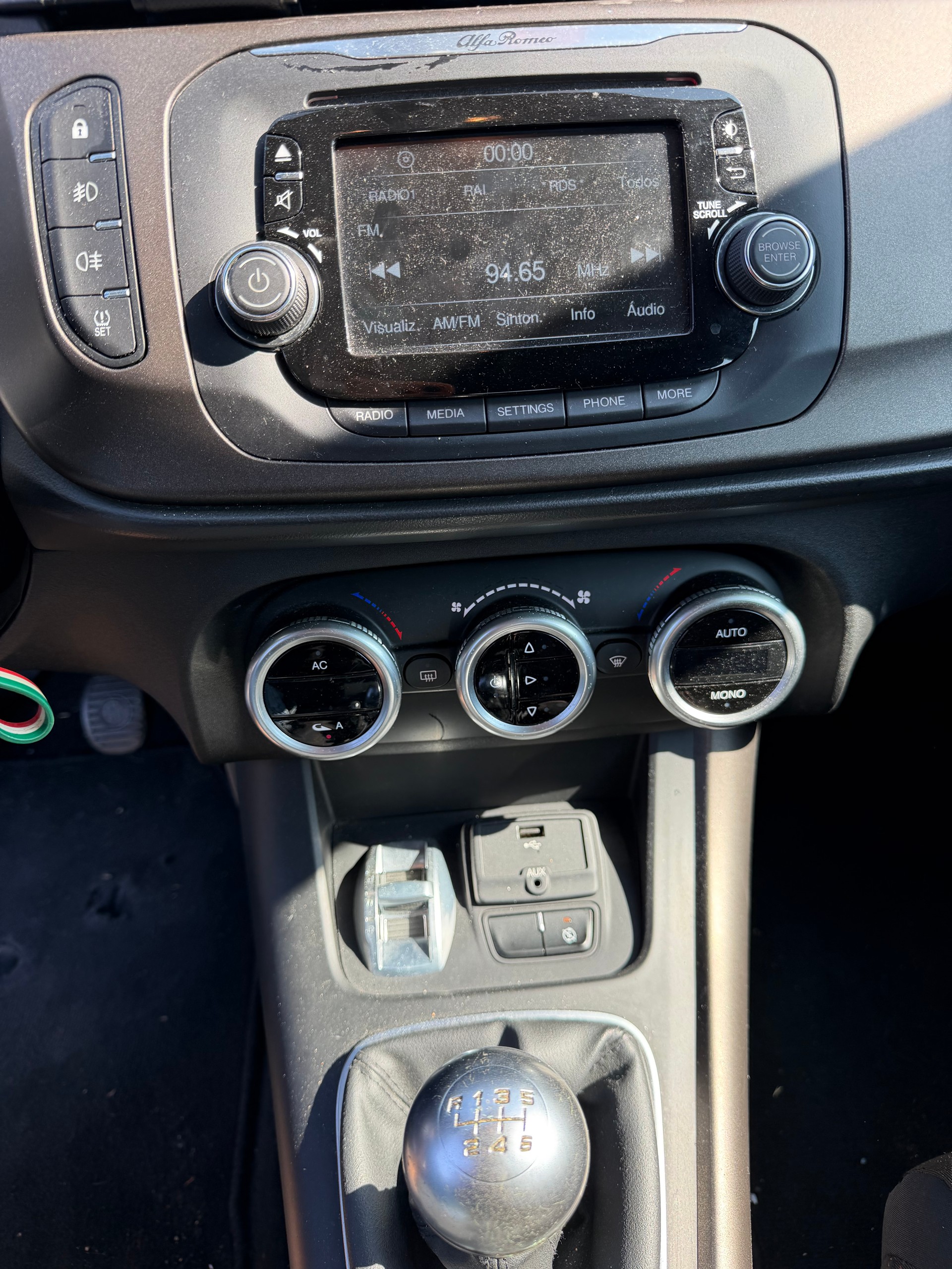 ALFA ROMEO Giulietta 2.0 JTDM Distinctive-image-17