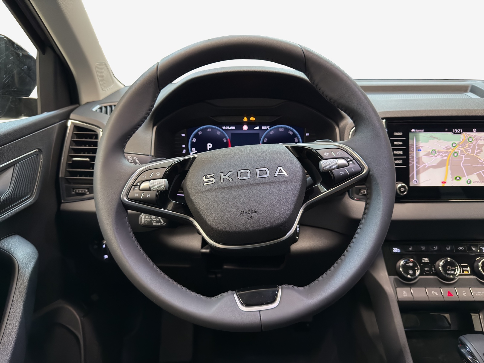 SKODA Karoq 1.5 TSI Dynamic DSG-image-8