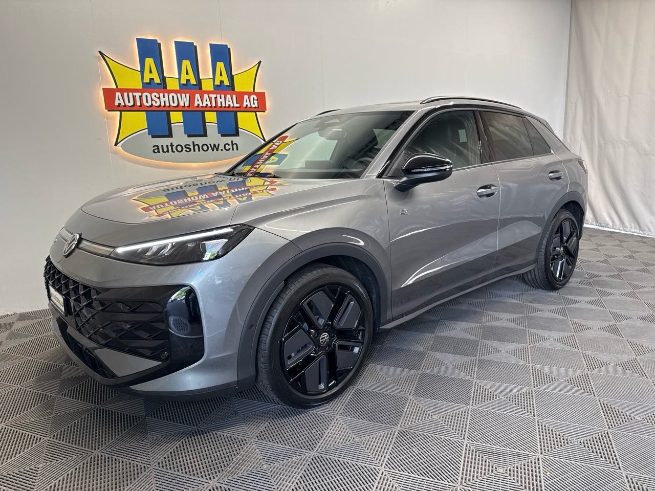 VW T-Roc 1.5 eTSI mHEV R-Line DSG-image-0
