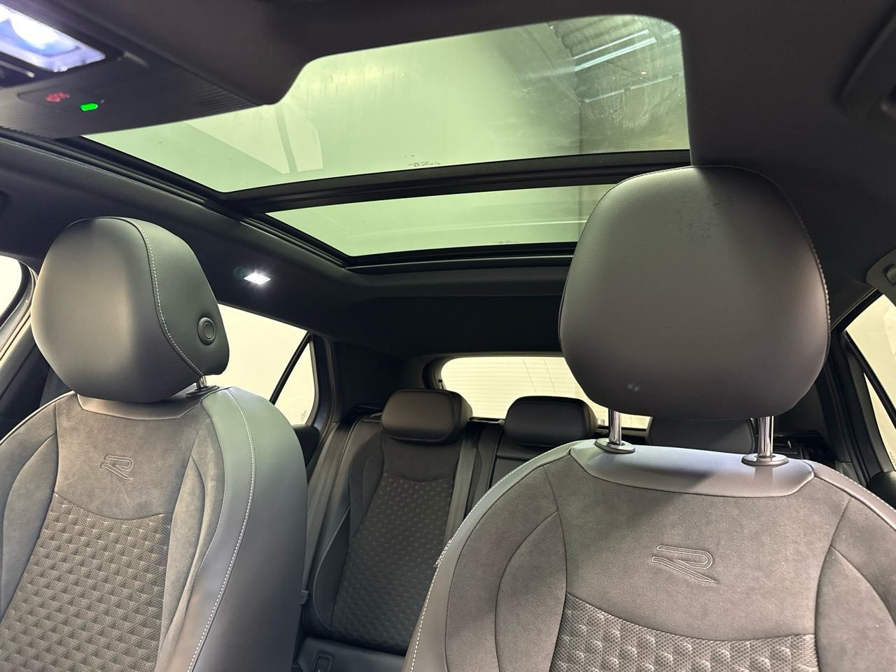 VW T-Roc 1.5 eTSI mHEV R-Line DSG-image-4