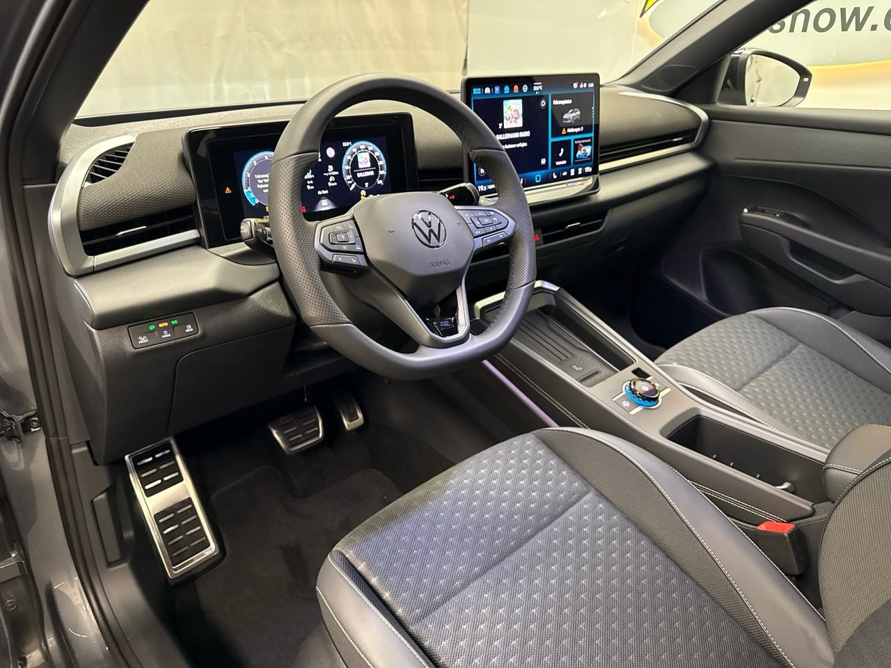 VW T-Roc 1.5 eTSI mHEV R-Line DSG-image-2