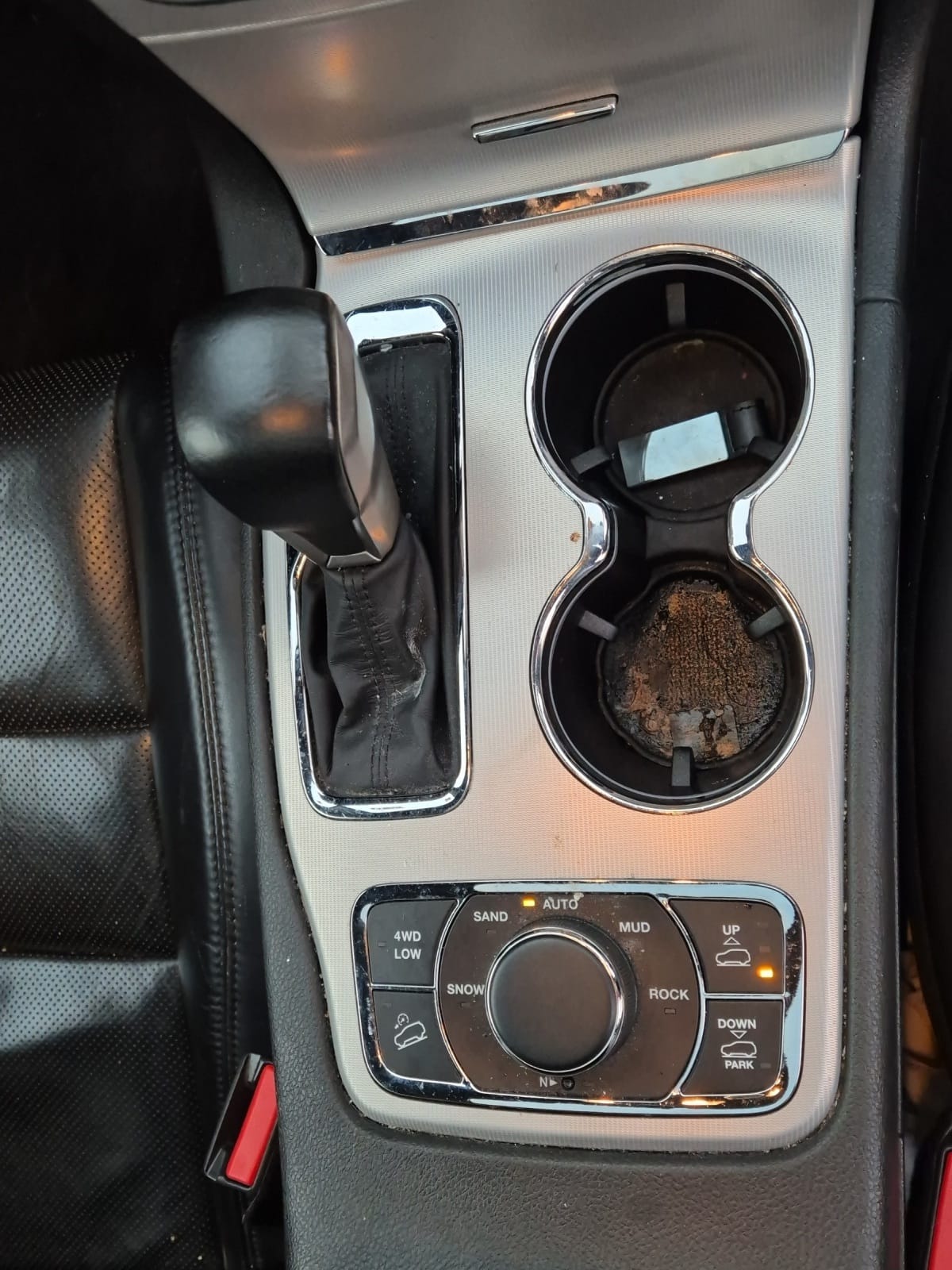 JEEP Grand Cherokee 3.0 CRD Overland Automatic-image-13