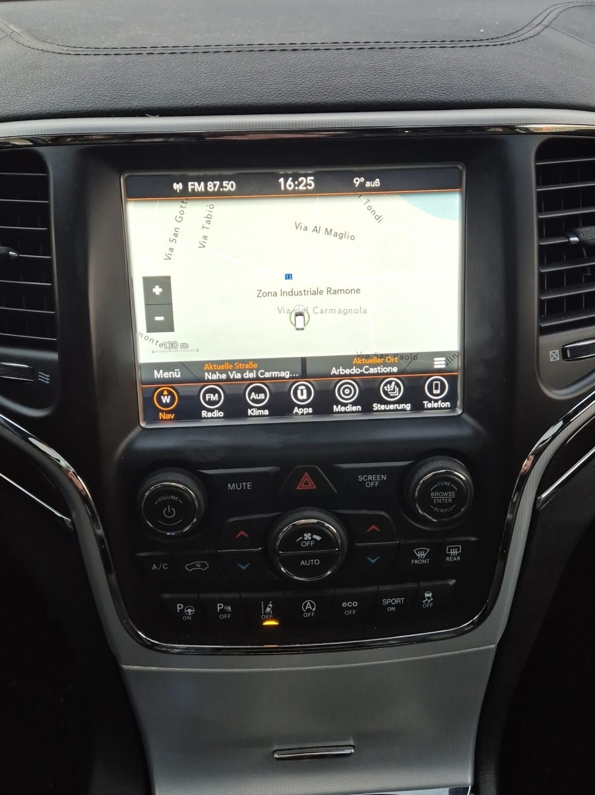 JEEP Grand Cherokee 3.0 CRD Overland Automatic-image-11