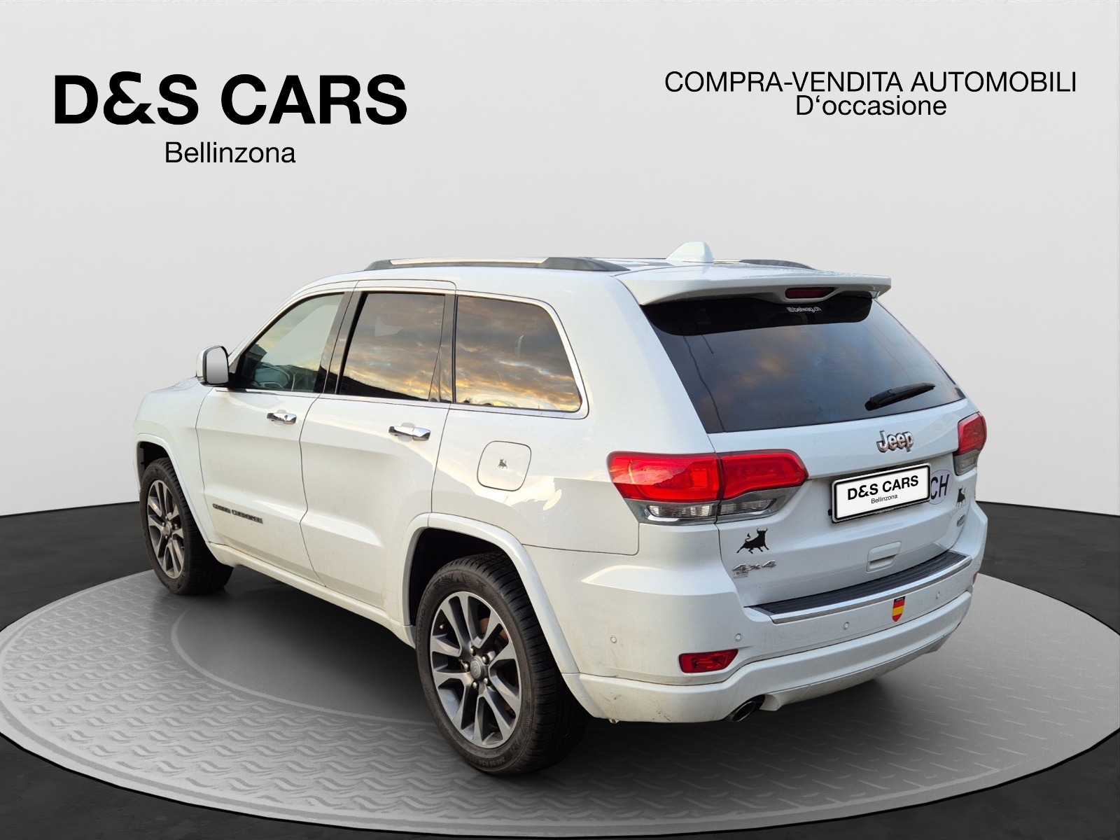 JEEP Grand Cherokee 3.0 CRD Overland Automatic-image-2
