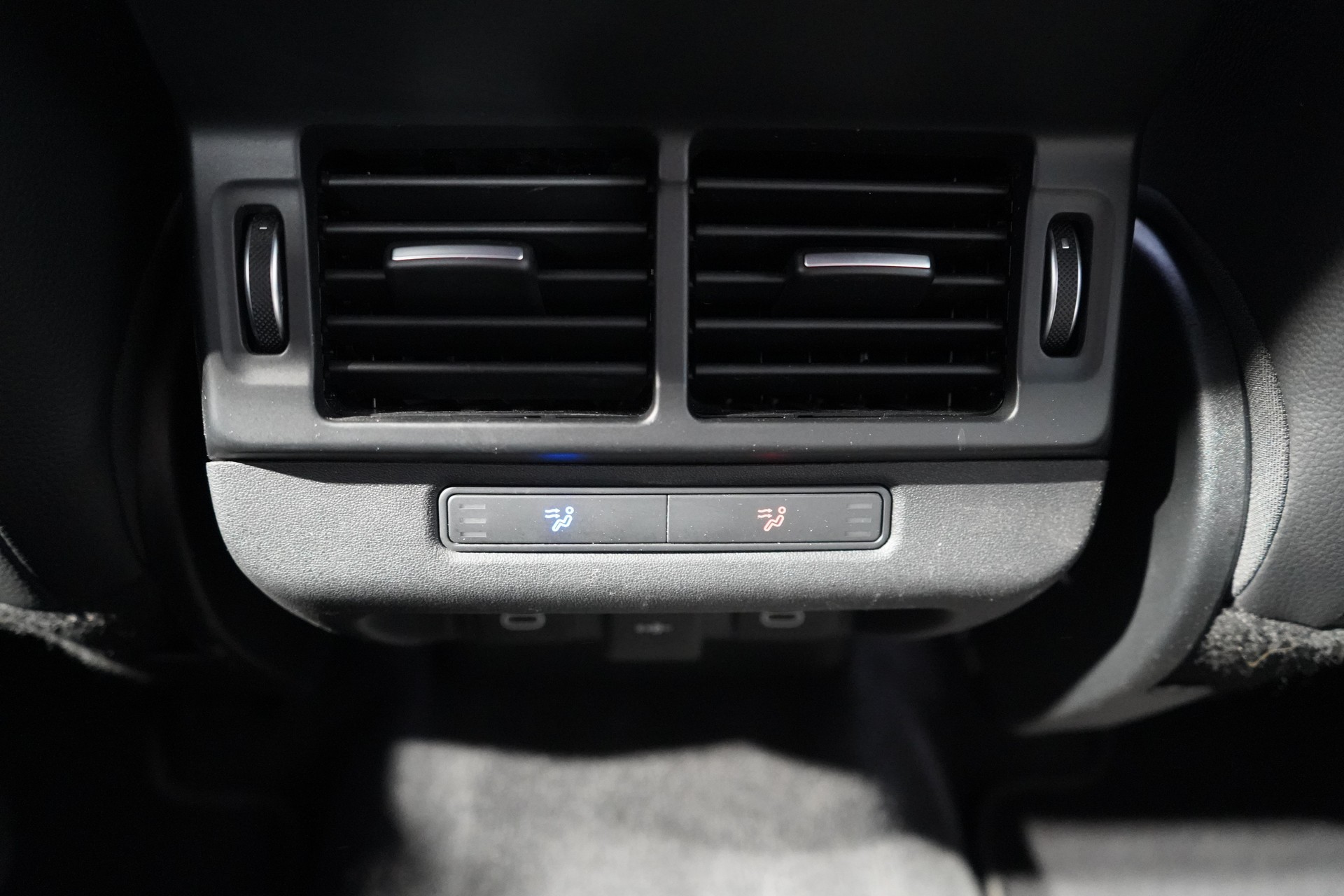 LAND ROVER Range Rover Evoque 2.0 T R-Dynamic SE-image-12