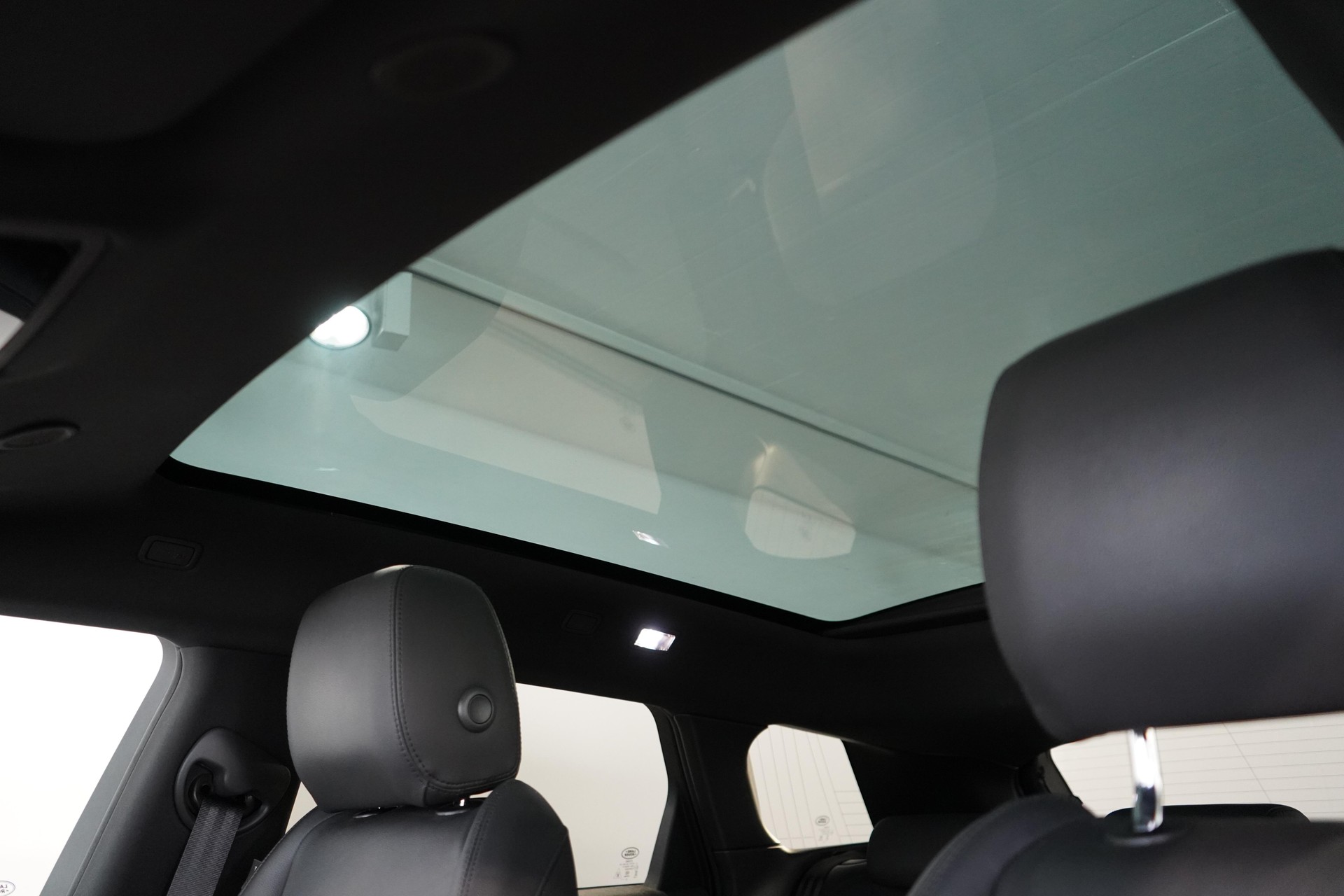 LAND ROVER Range Rover Evoque 2.0 T R-Dynamic SE-image-21