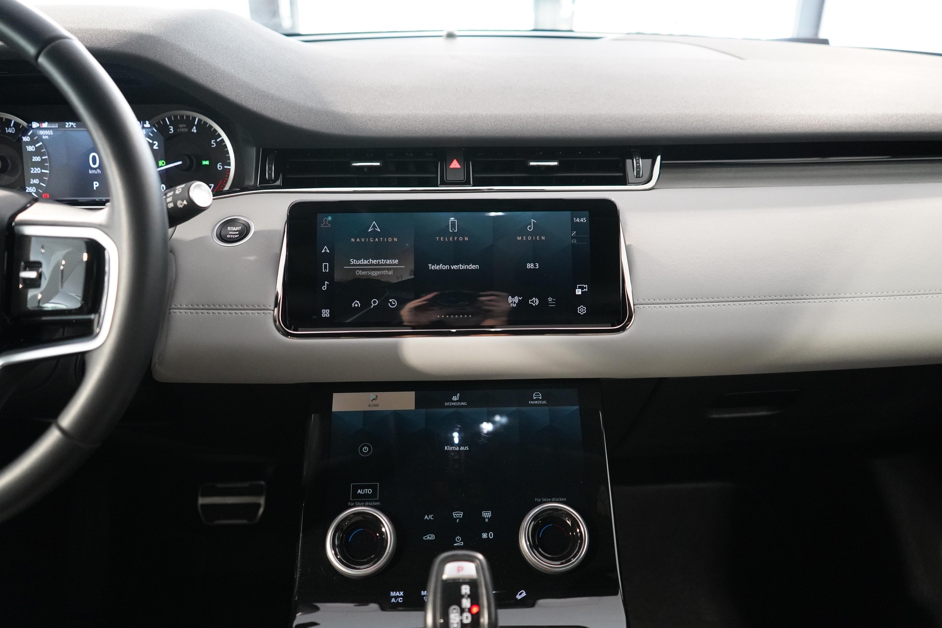 LAND ROVER Range Rover Evoque 2.0 T R-Dynamic SE-image-10