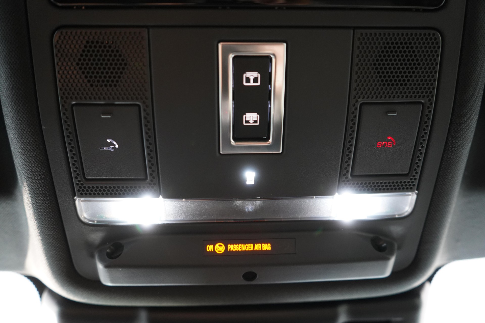 LAND ROVER Range Rover Evoque 2.0 T R-Dynamic SE-image-16