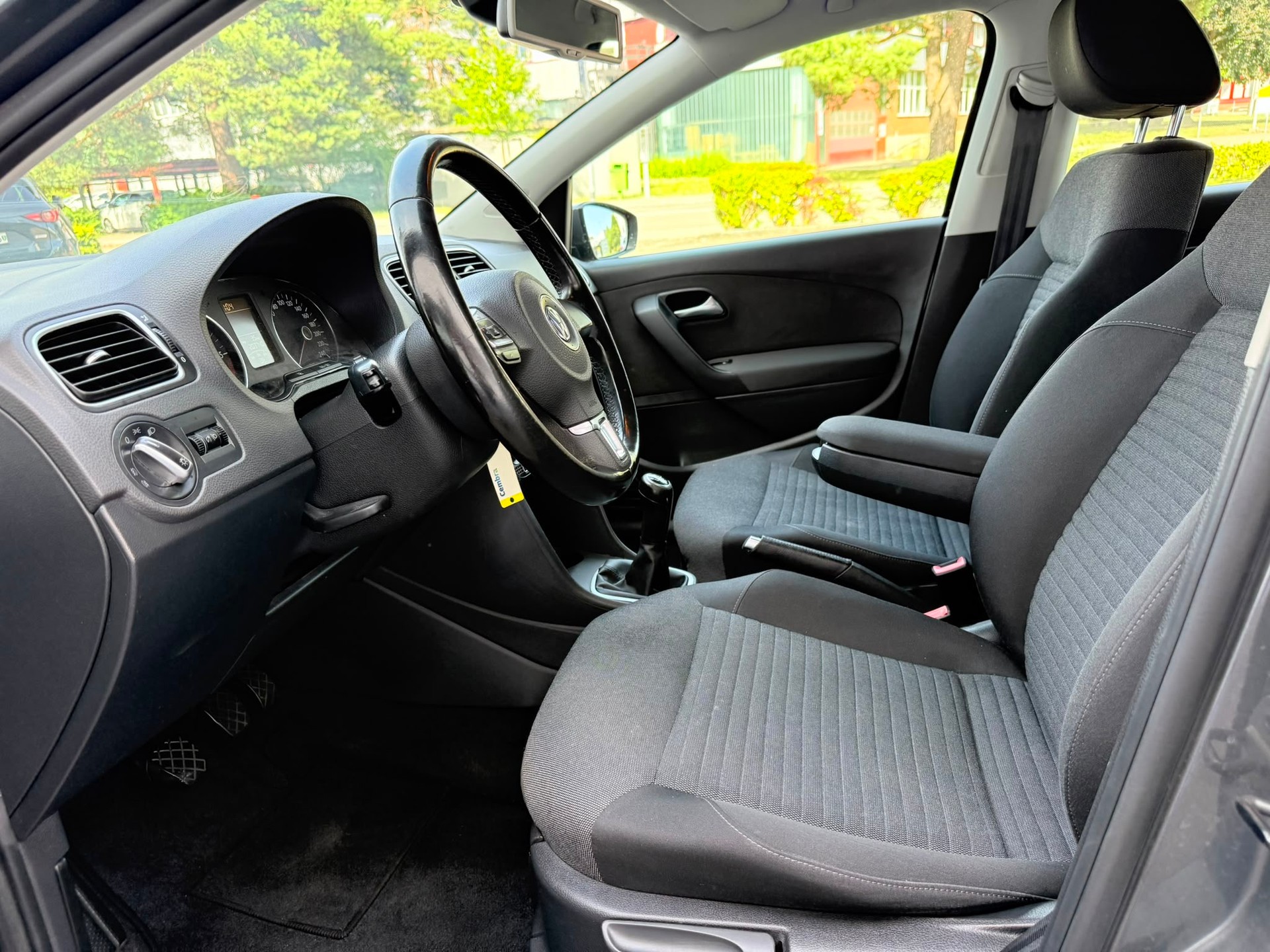 VW Polo 1.6 TDI Trendline-image-5