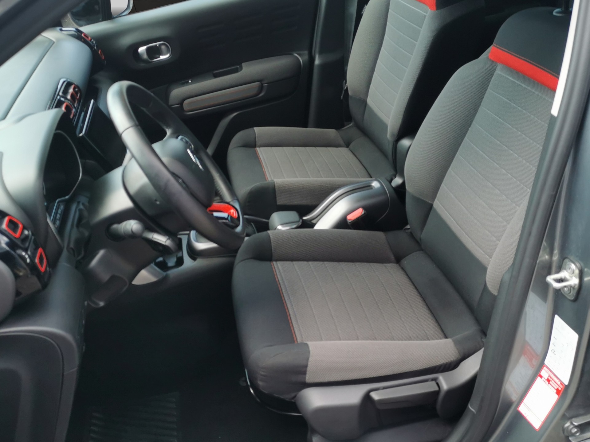 CITROEN C3 Aircross 1.6 BlueHD Shine-image-10