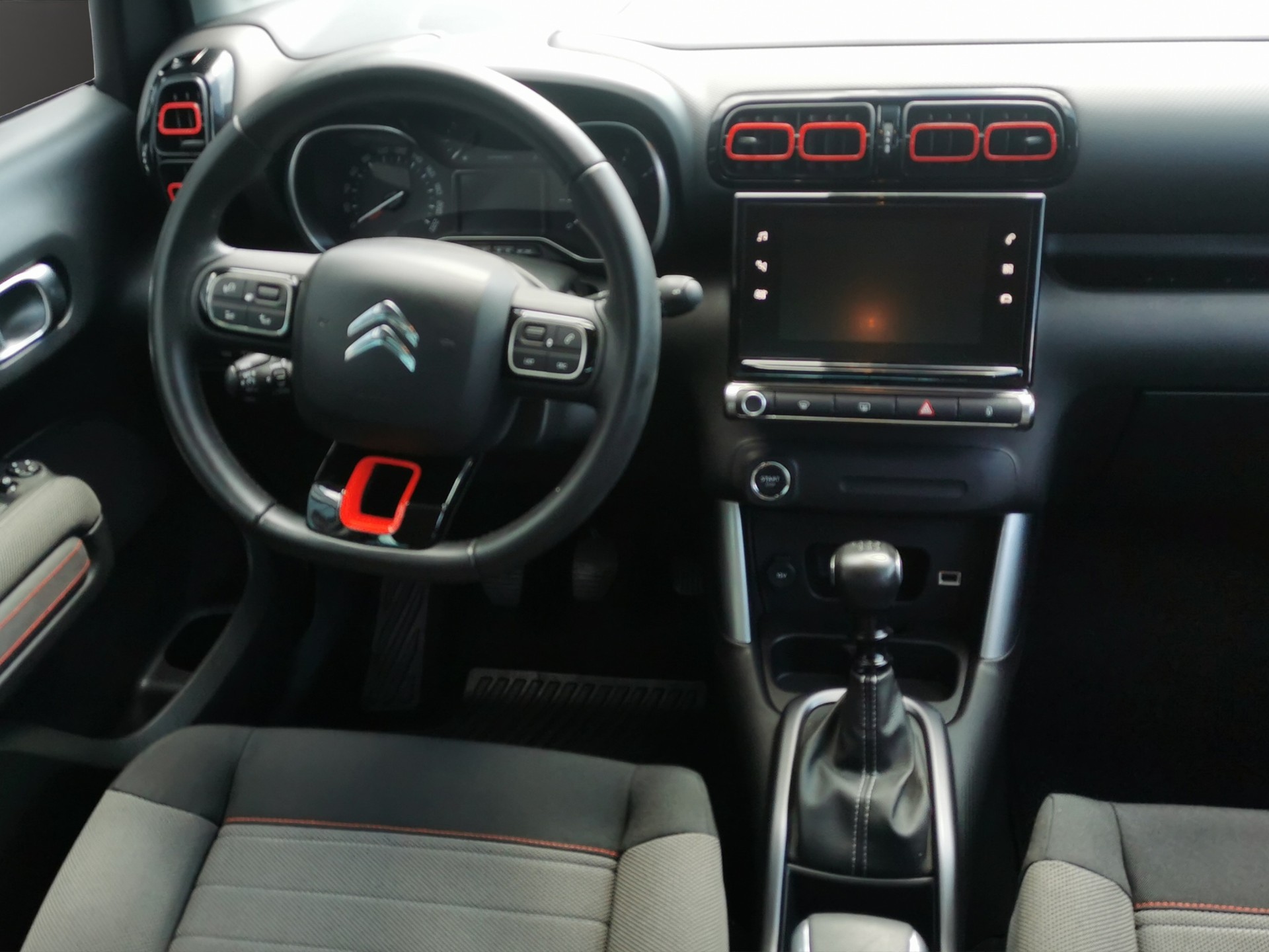 CITROEN C3 Aircross 1.6 BlueHD Shine-image-15