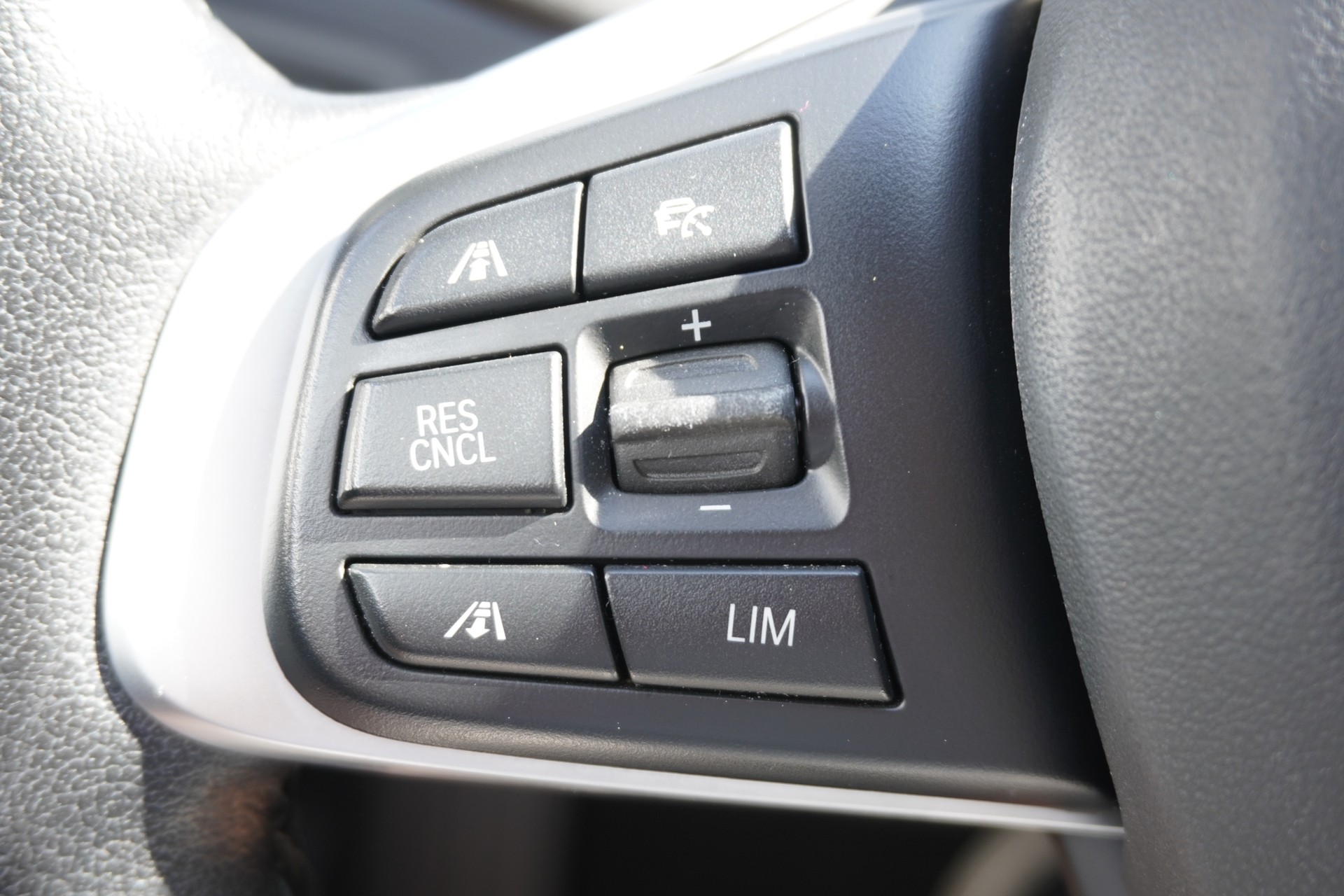 BMW X1 xDrive 20i Steptronic-image-18