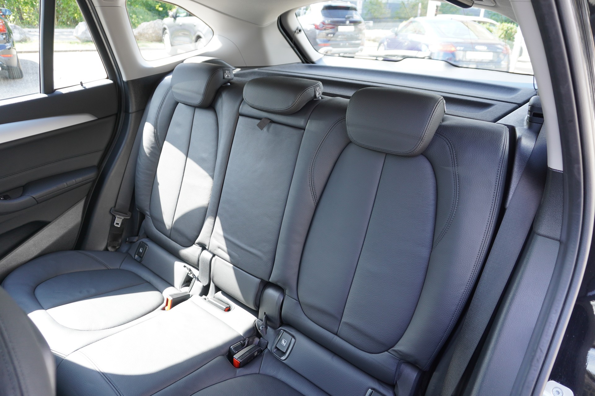 BMW X1 xDrive 20i Steptronic-image-14
