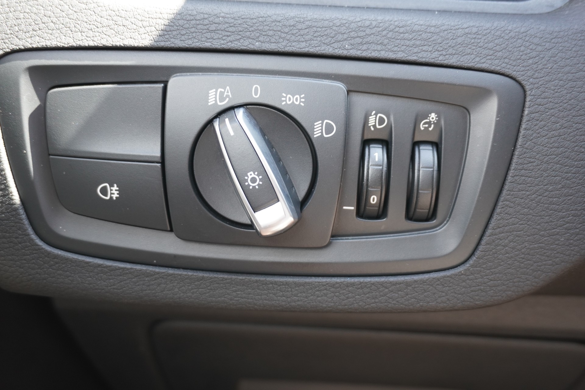 BMW X1 xDrive 20i Steptronic-image-17