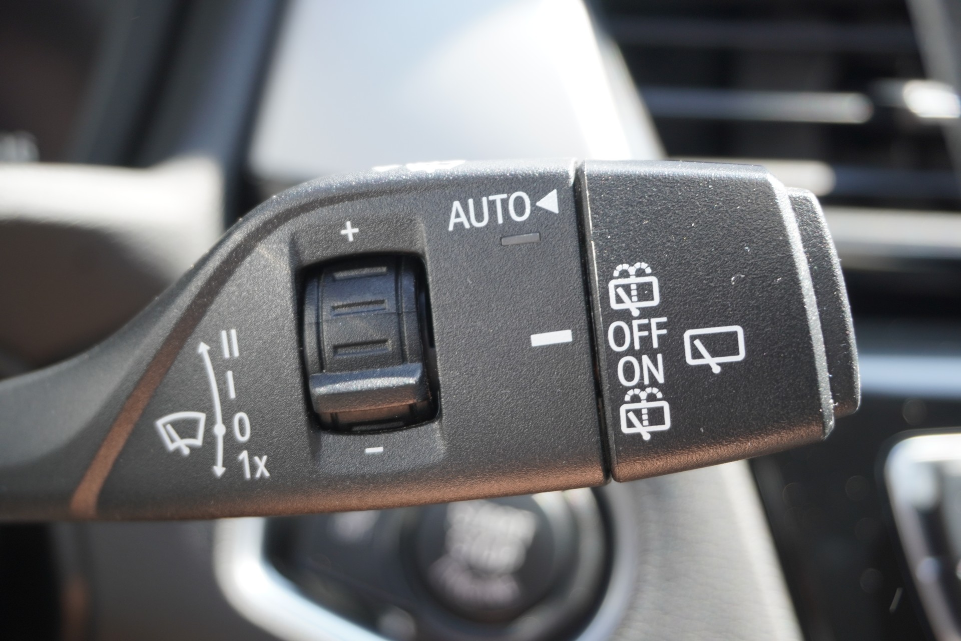 BMW X1 xDrive 20i Steptronic-image-21