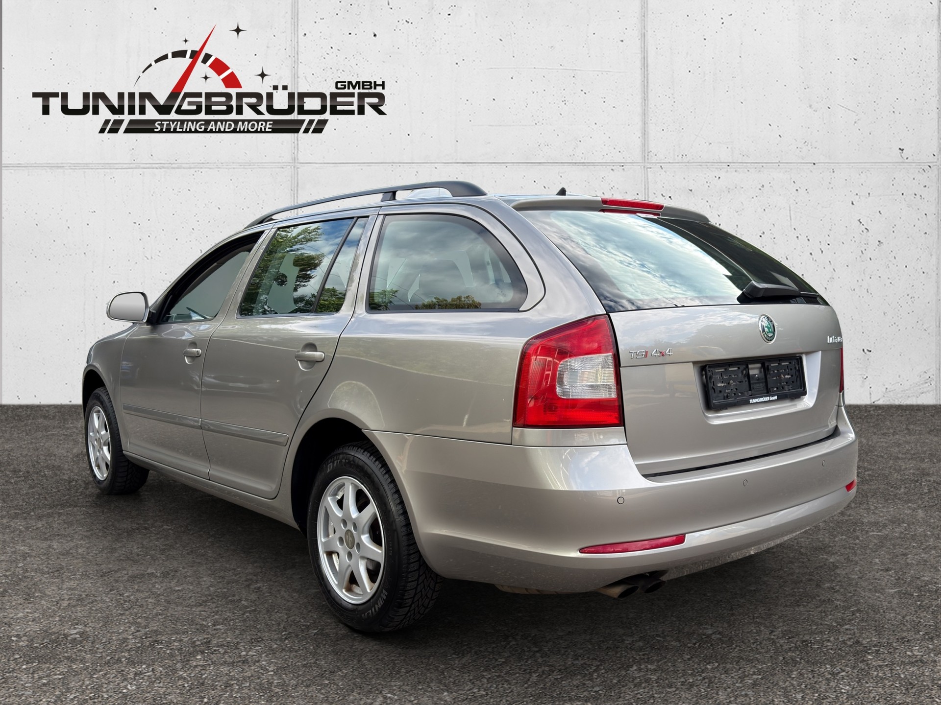 SKODA Octavia Combi 1.8 TSI Swiss Adventure 4x4-image-3