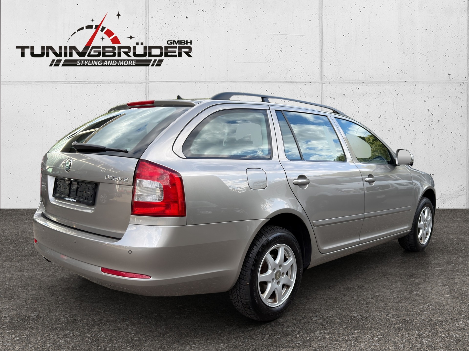 SKODA Octavia Combi 1.8 TSI Swiss Adventure 4x4-image-2