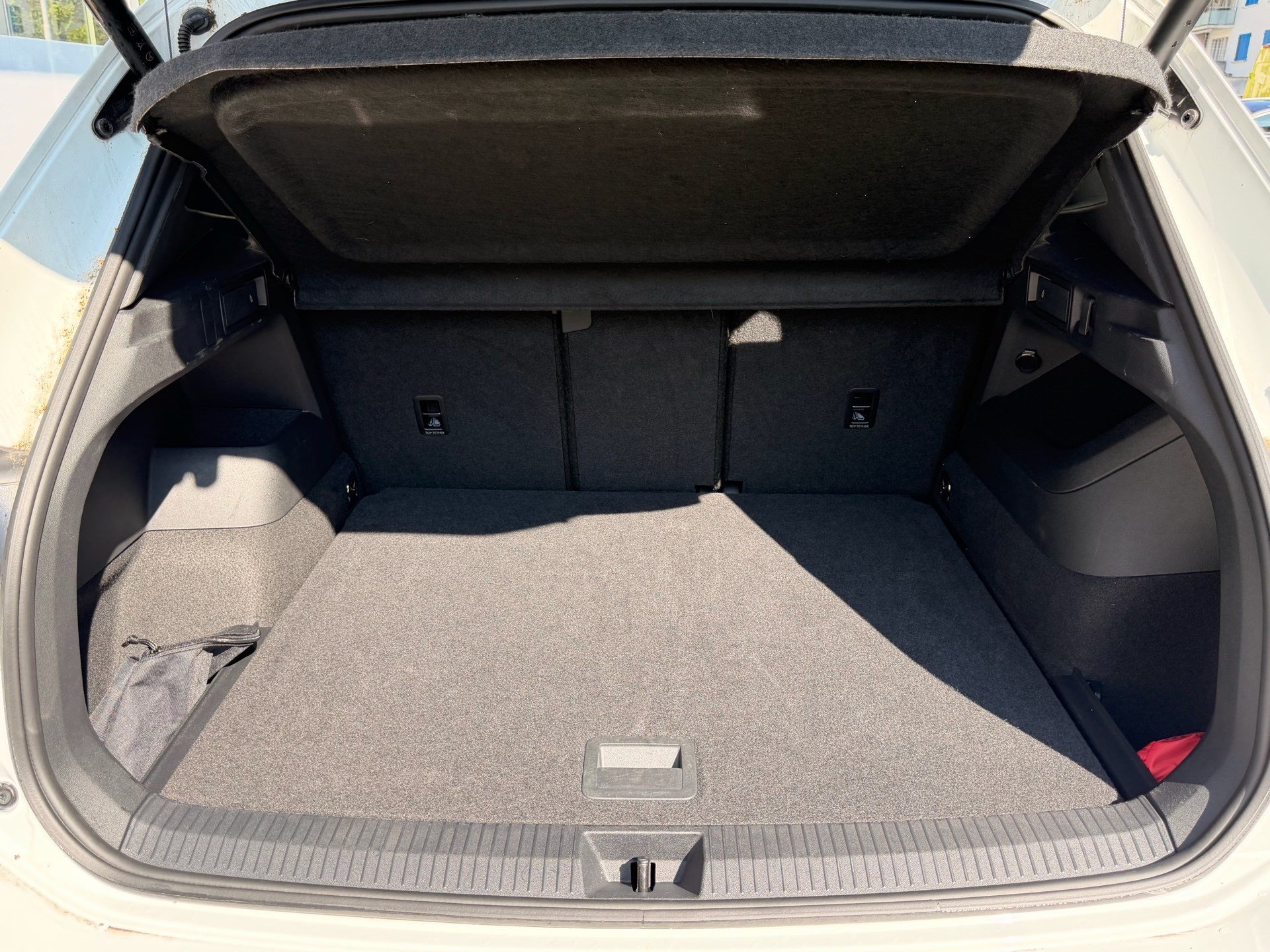 VW Tiguan 2.0 TSI DSG 4MOTION R-LINE *** PANORAMAGLASDACH & 360 GRAD KAMERA ***-image-29