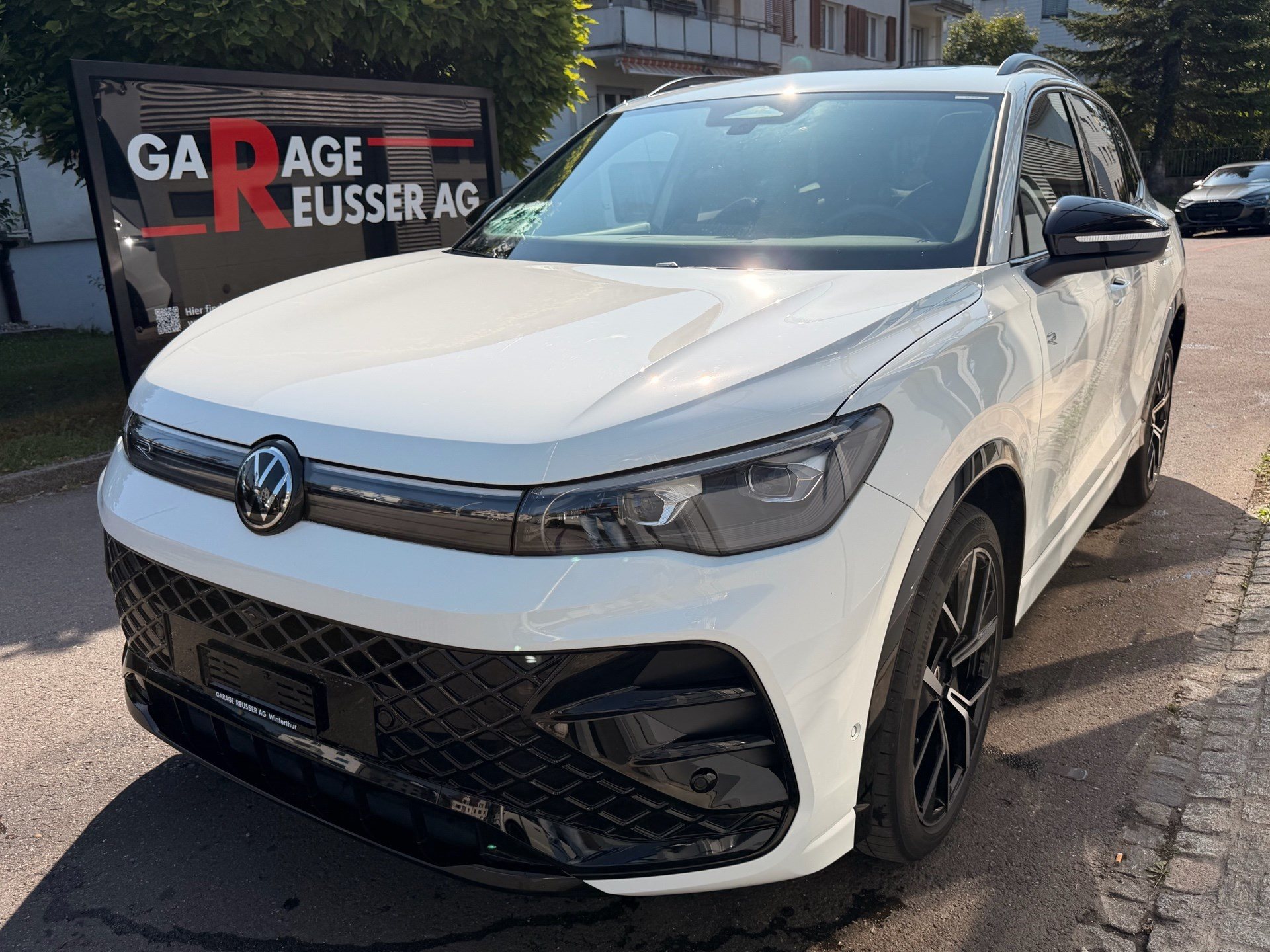 VW Tiguan 2.0 TDI DSG 4MOTION R-LINE *** PANORAMAGLASDACH & 360 GRAD KAMERA ***