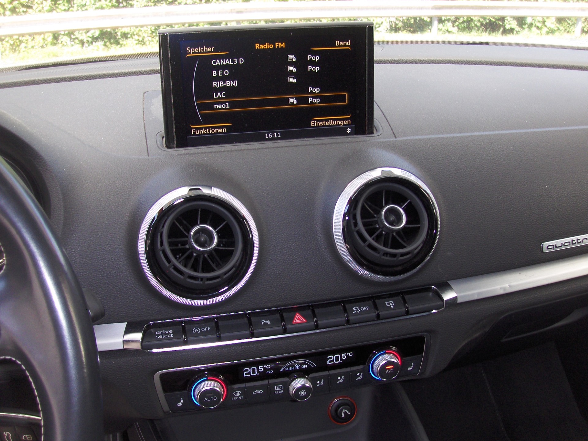 AUDI S3 Sportback 2.0 TFSI quattro-image-7