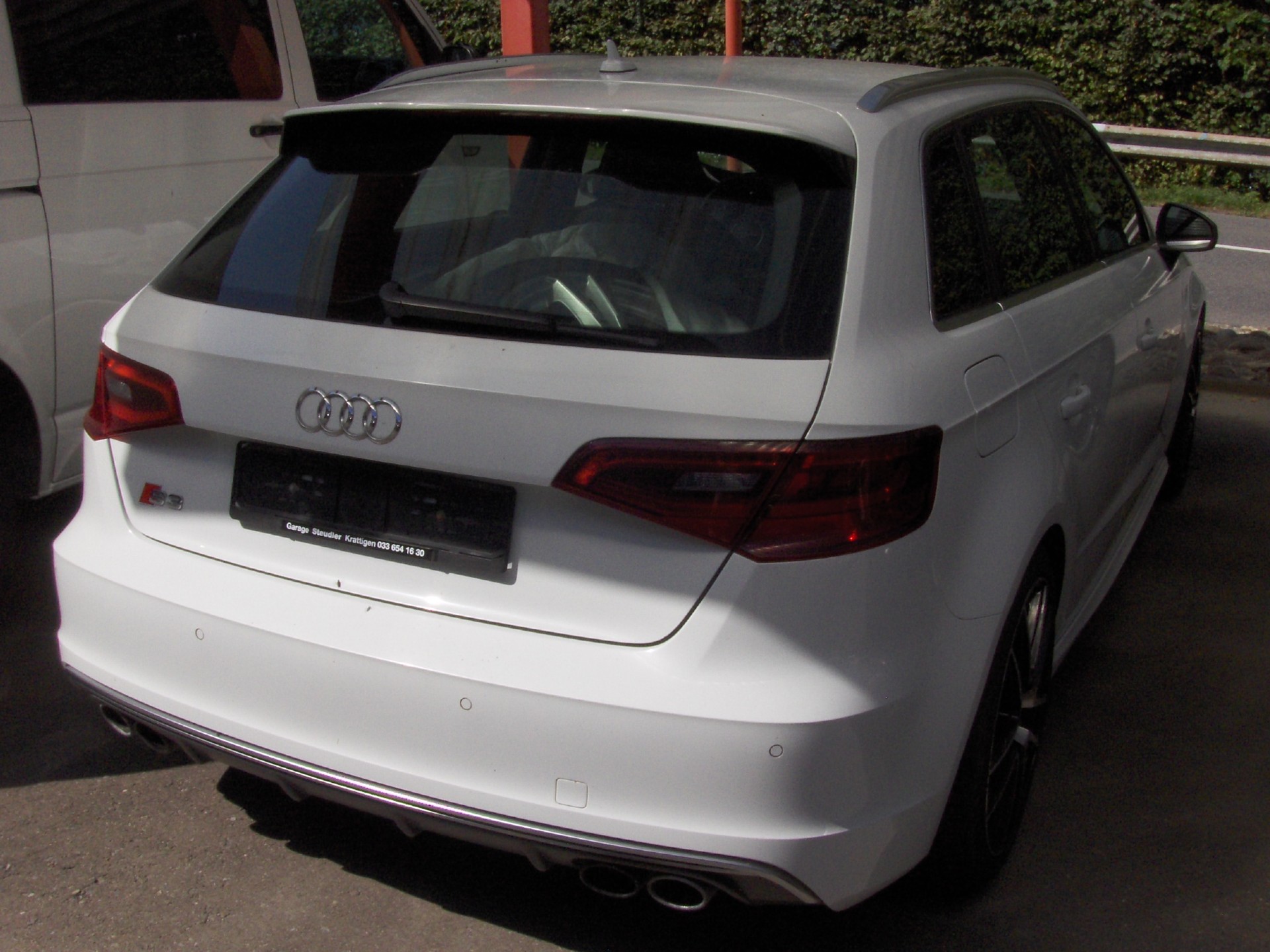 AUDI S3 Sportback 2.0 TFSI quattro-image-2