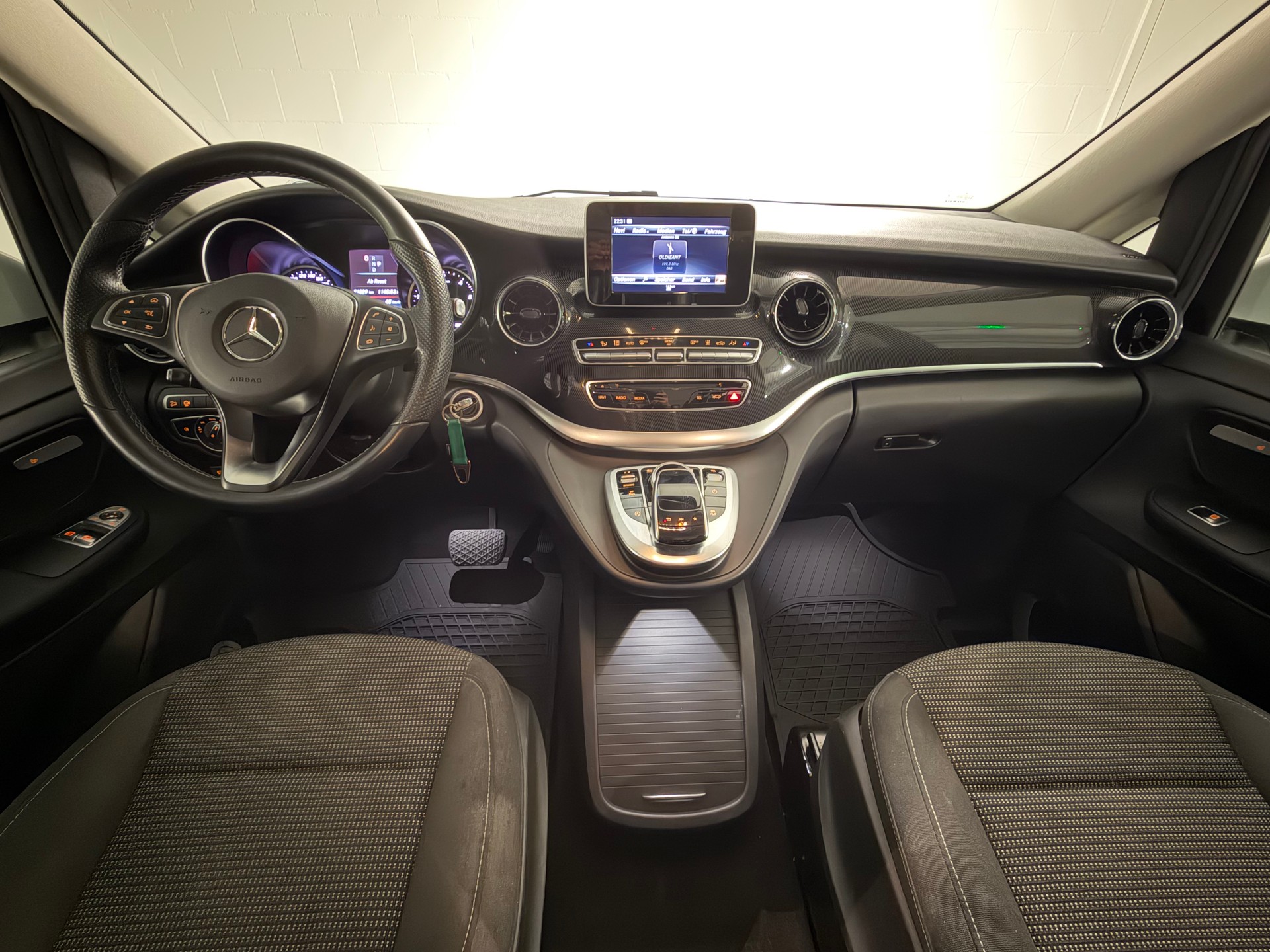 MERCEDES-BENZ V 250 d Trend lang 4matic-image-1