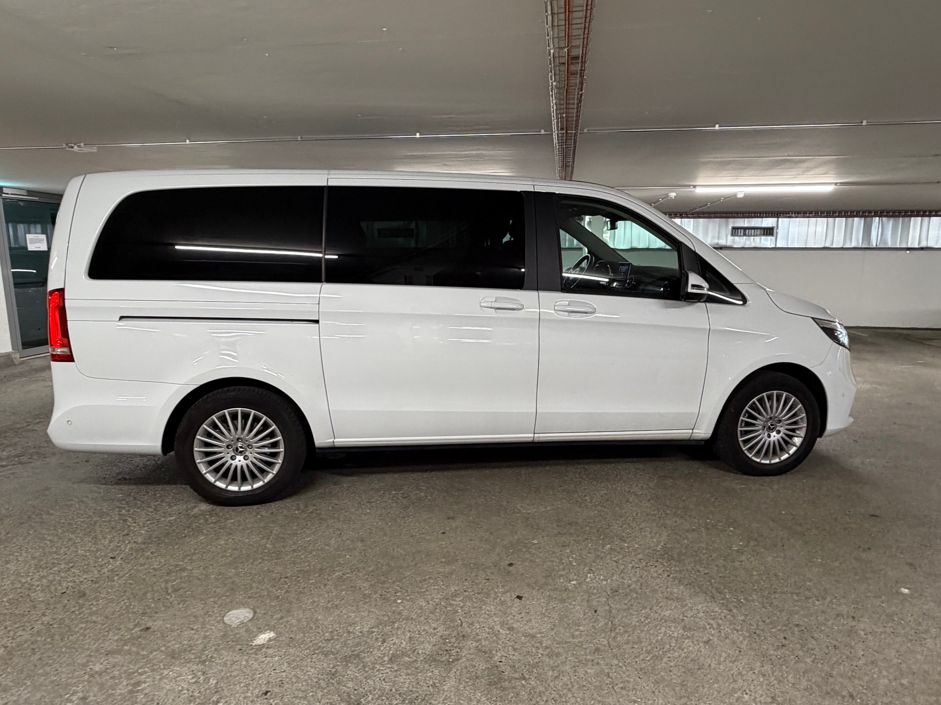 MERCEDES-BENZ V 250 d Trend lang 4matic-image-2