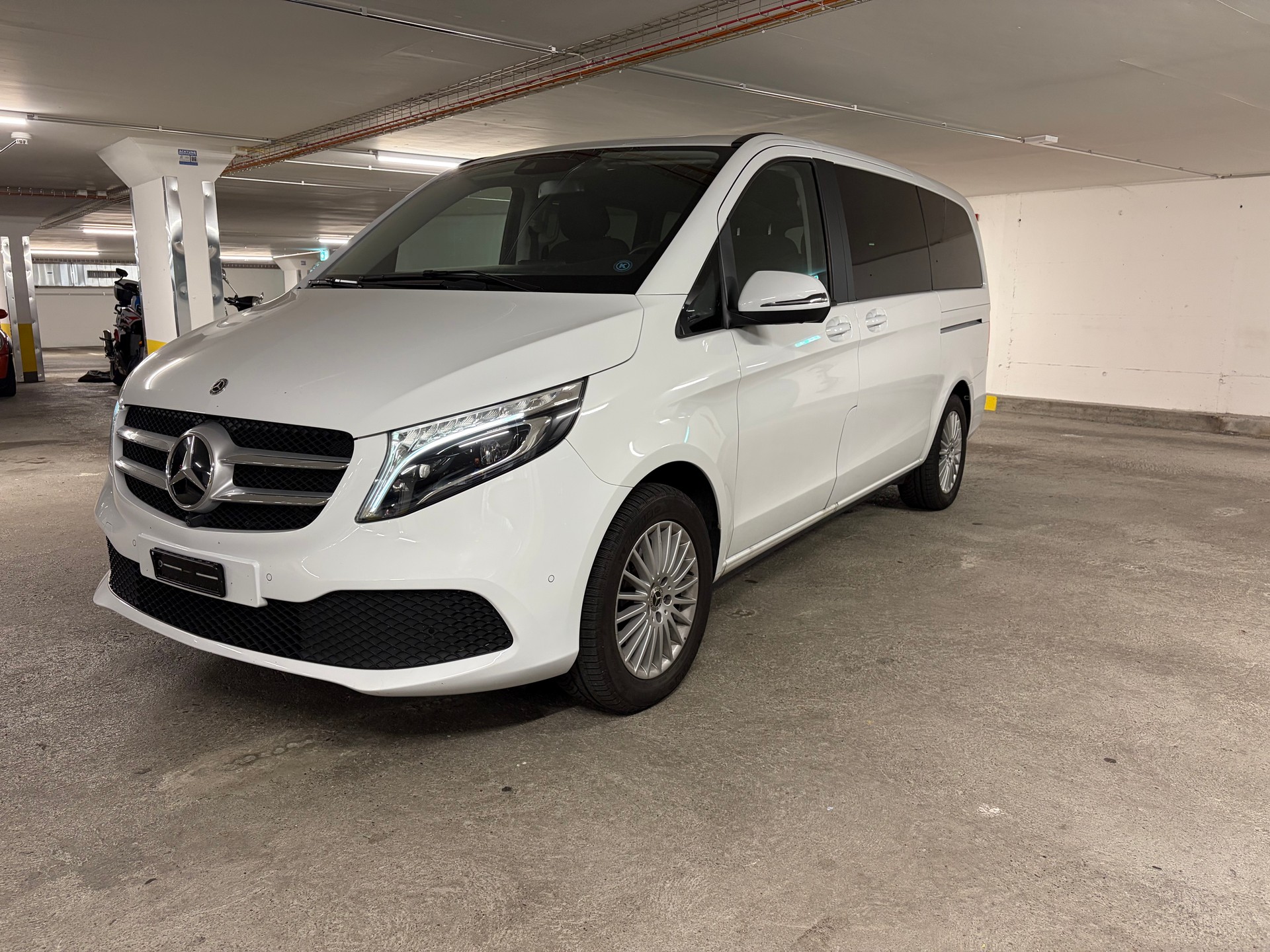 MERCEDES-BENZ V 250 d Trend lang 4matic-image-0