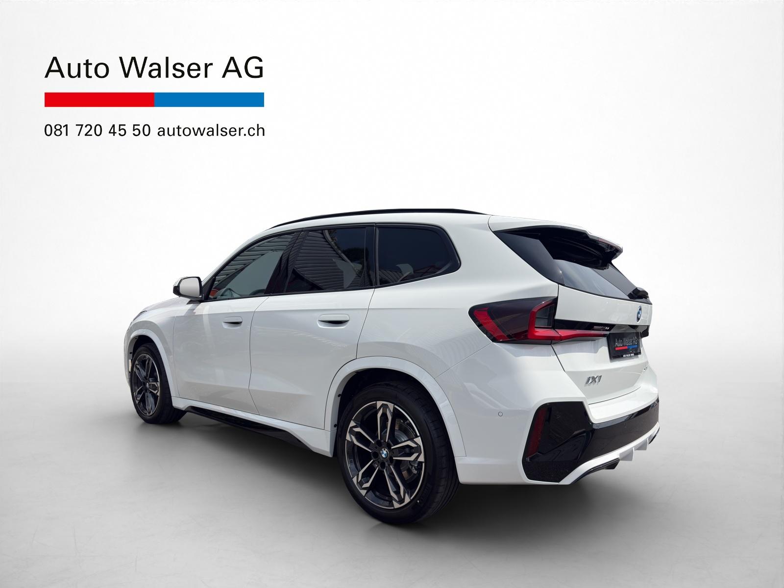 BMW iX1 30 xDrive-image-2
