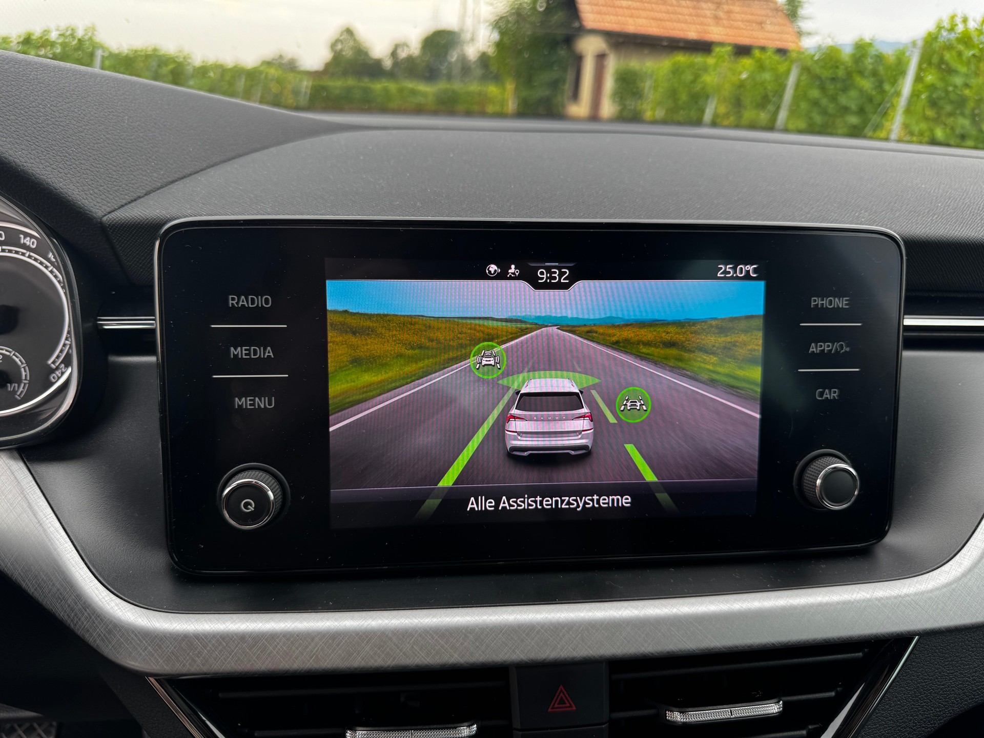 SKODA KAMIQ 1.0 TSI Tour-image-18