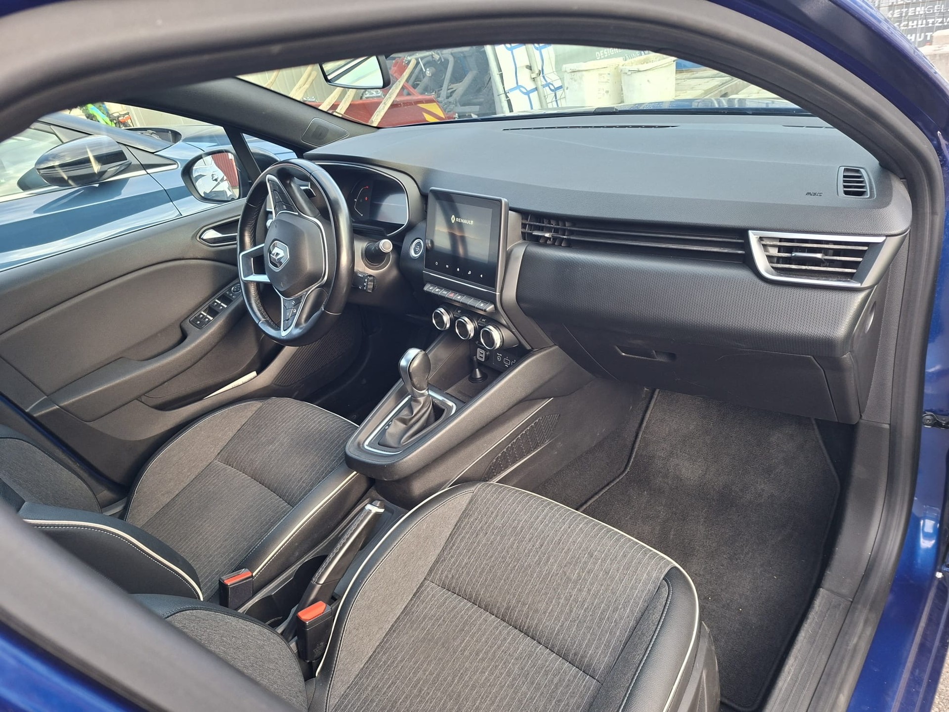RENAULT 1.3 TCe Business EDC-image-3