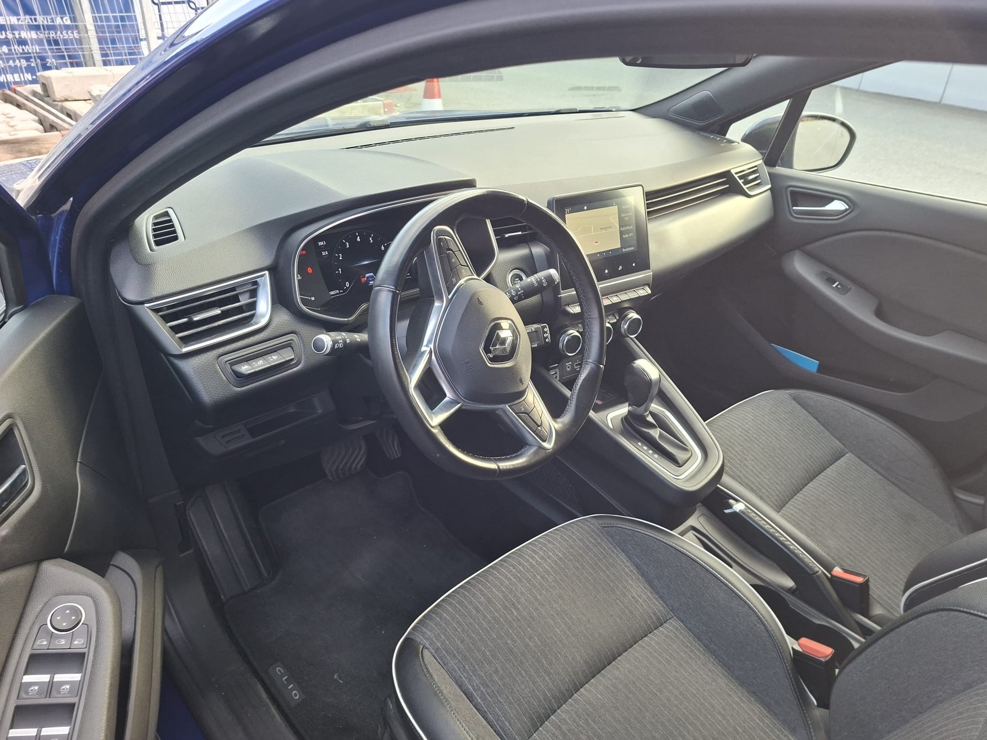 RENAULT 1.3 TCe Business EDC-image-4