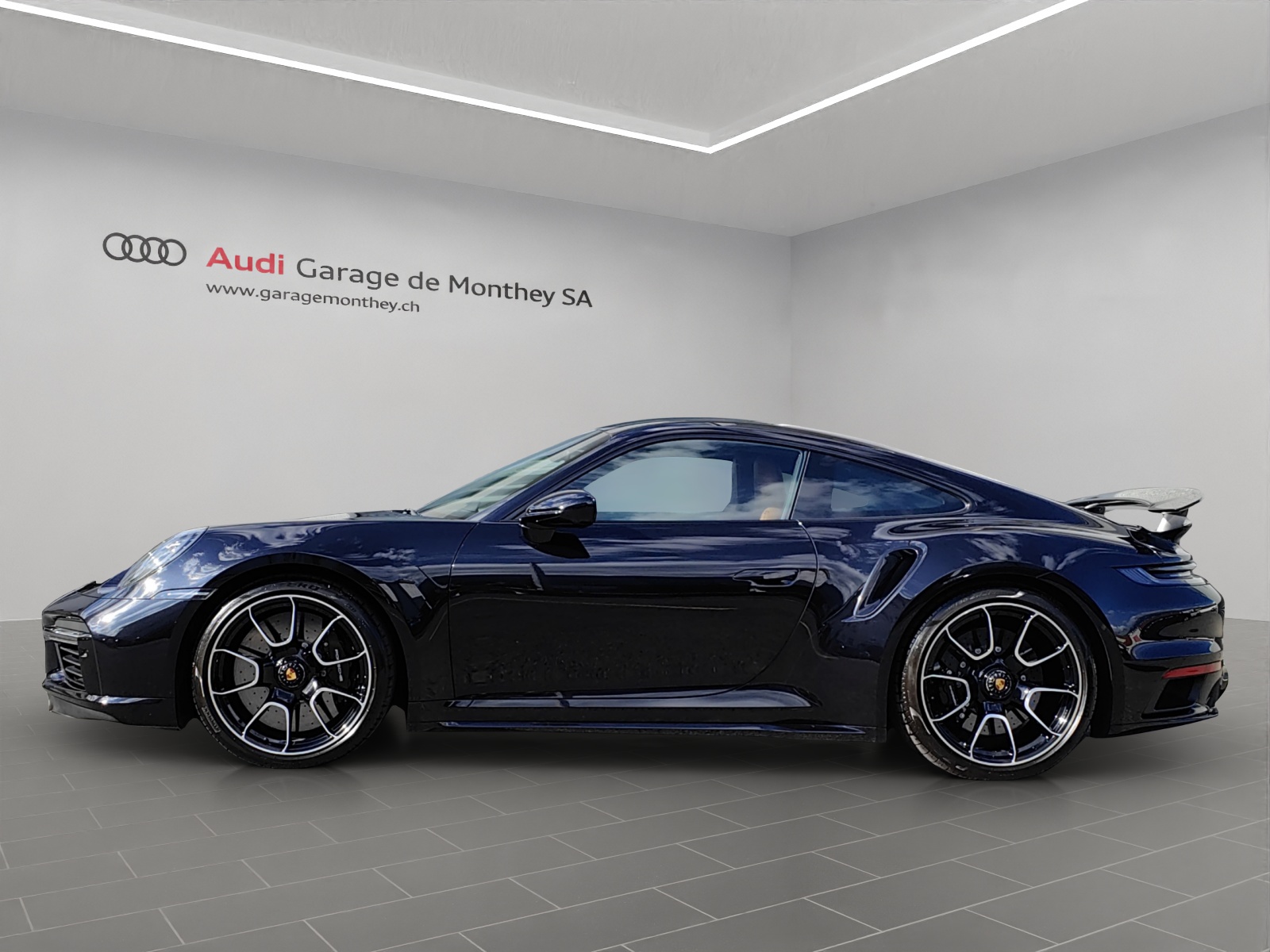 PORSCHE 911 Turbo S PDK-image-0