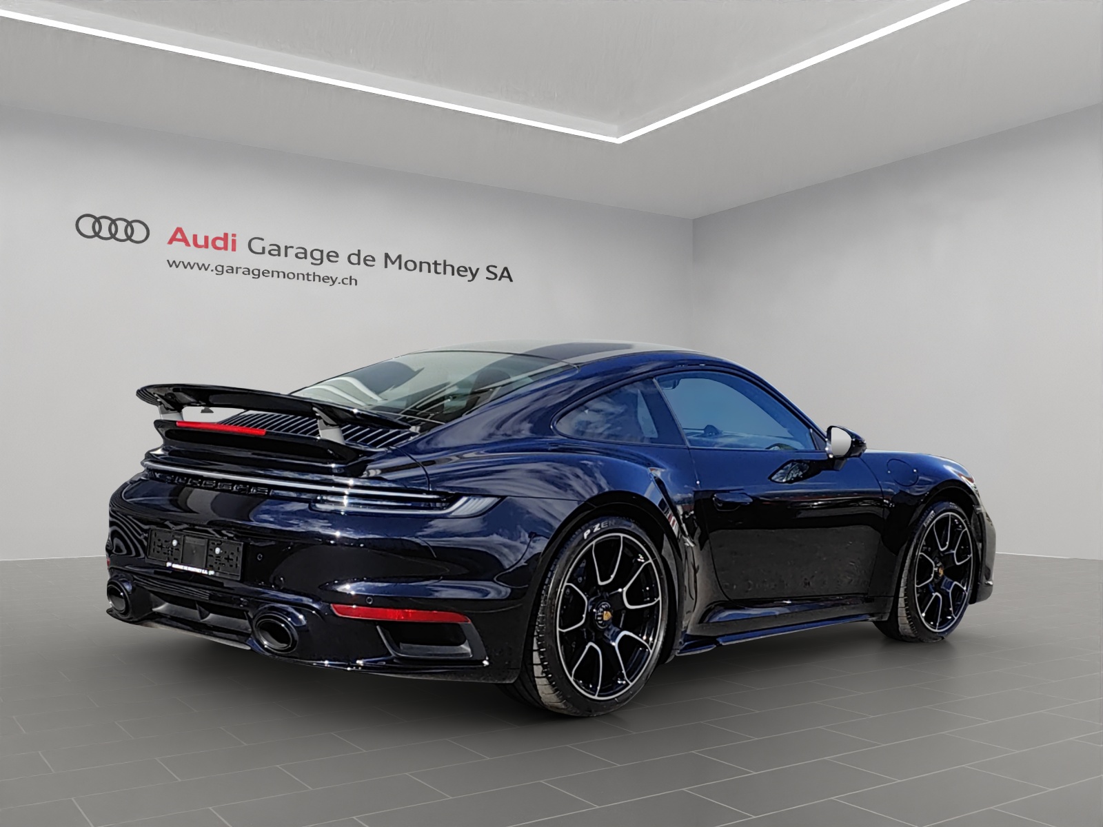 PORSCHE 911 Turbo S PDK-image-3