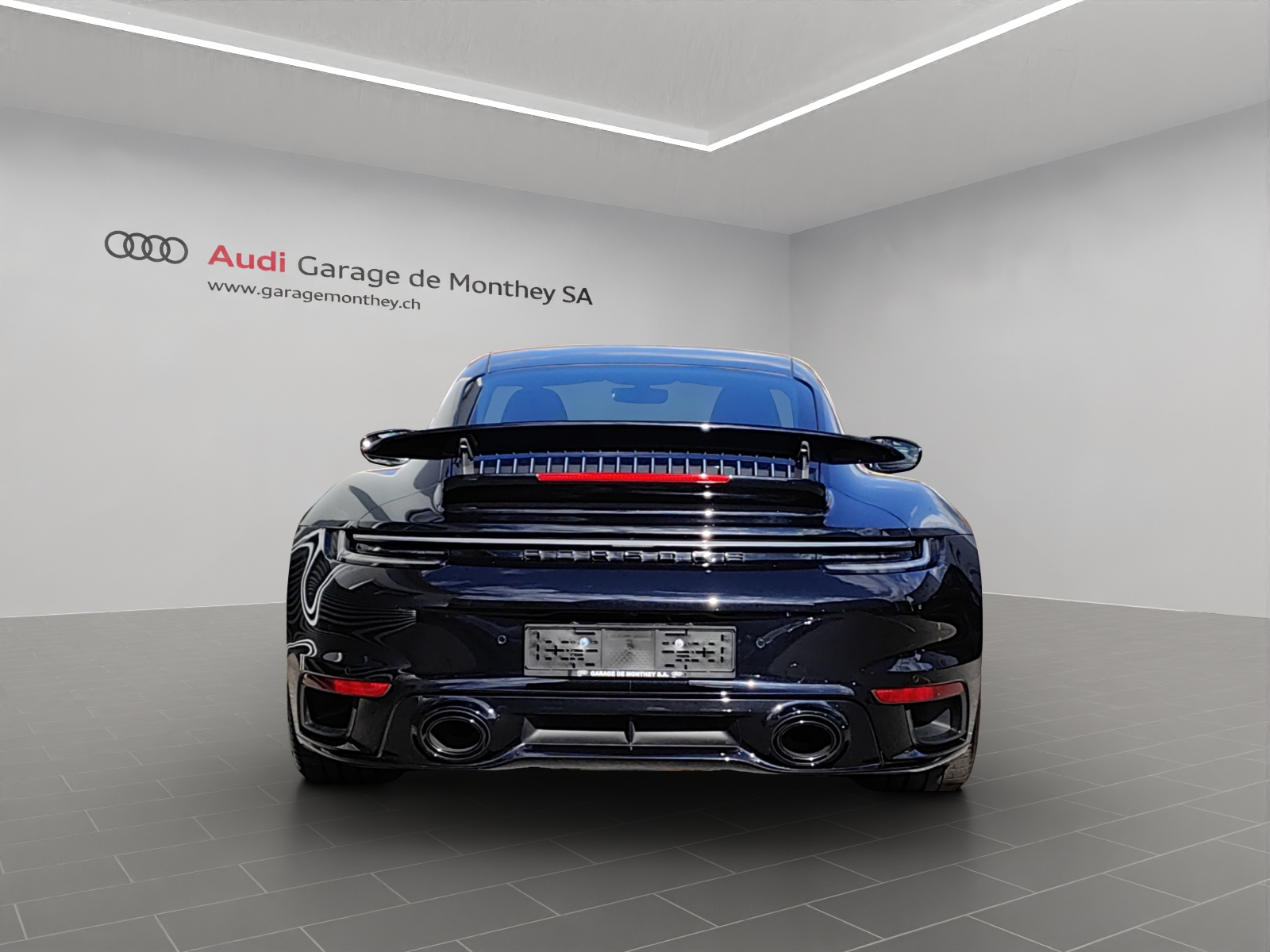 PORSCHE 911 Turbo S PDK-image-2