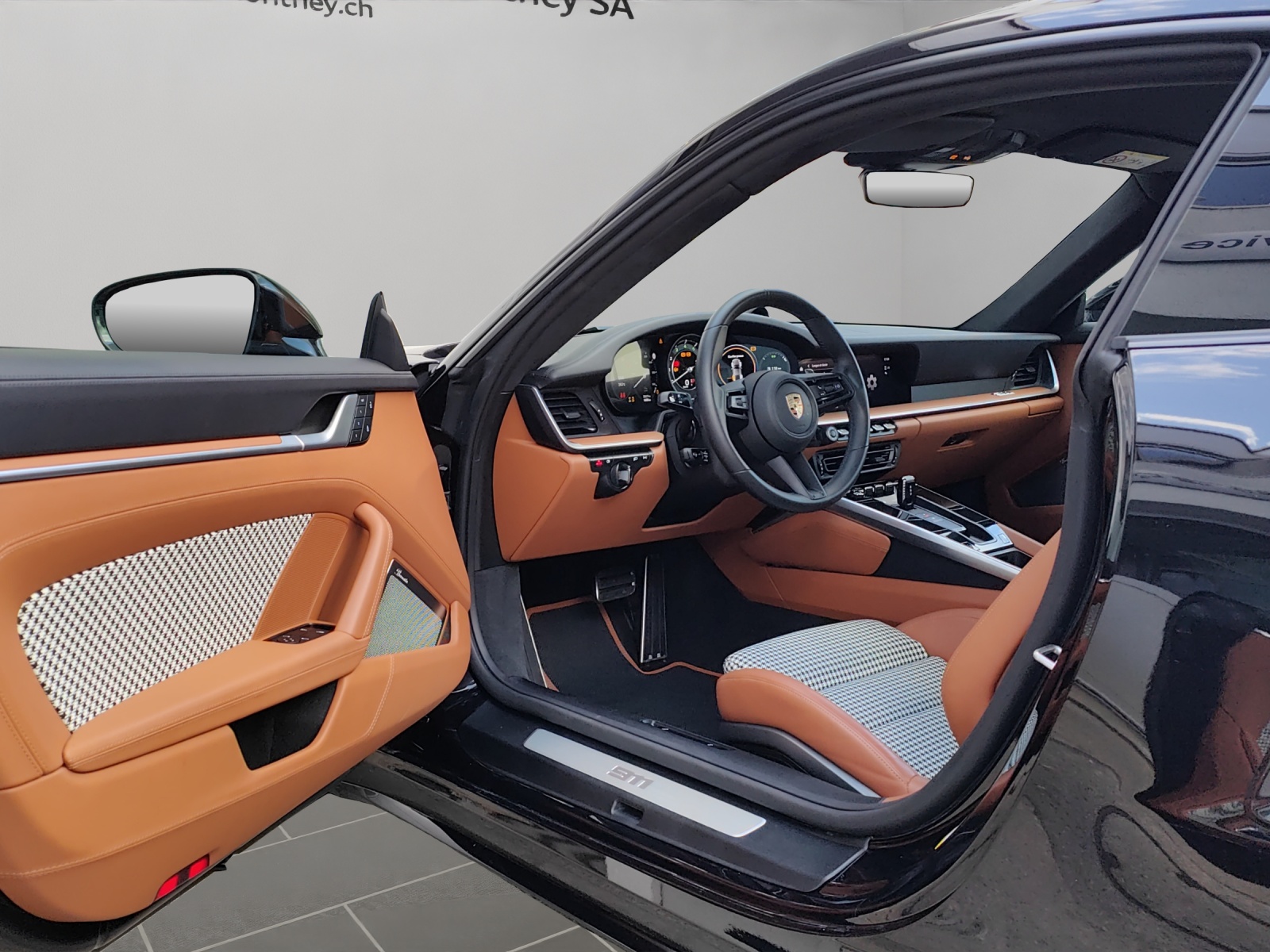 PORSCHE 911 Turbo S PDK-image-6