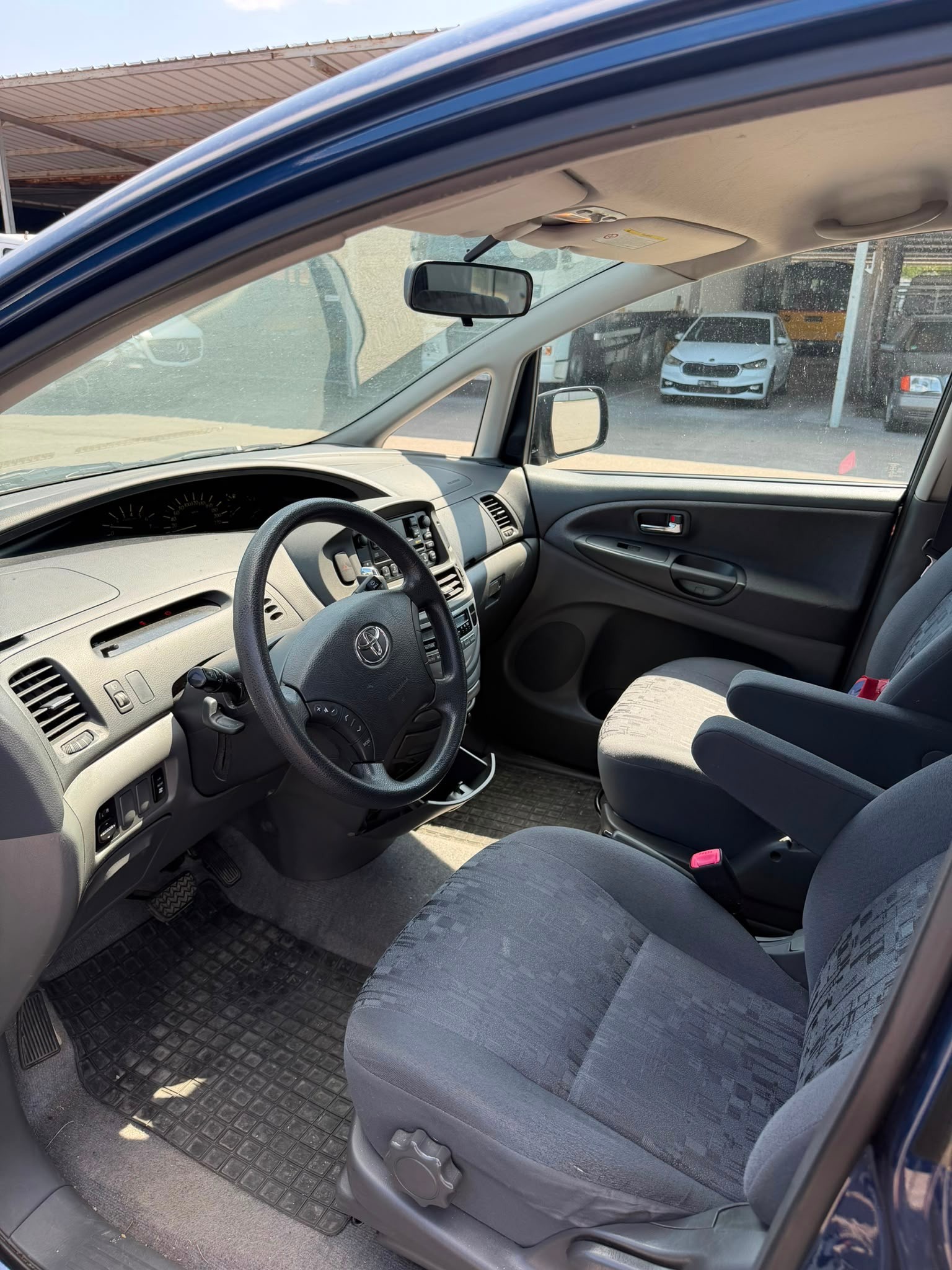 TOYOTA PREVIA-image-5